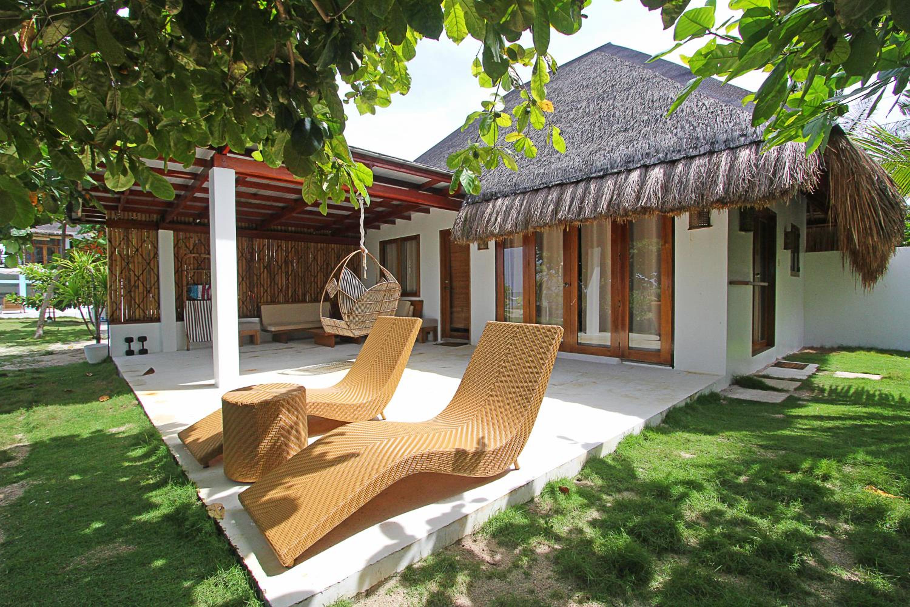 Beachfront Villa photo 3