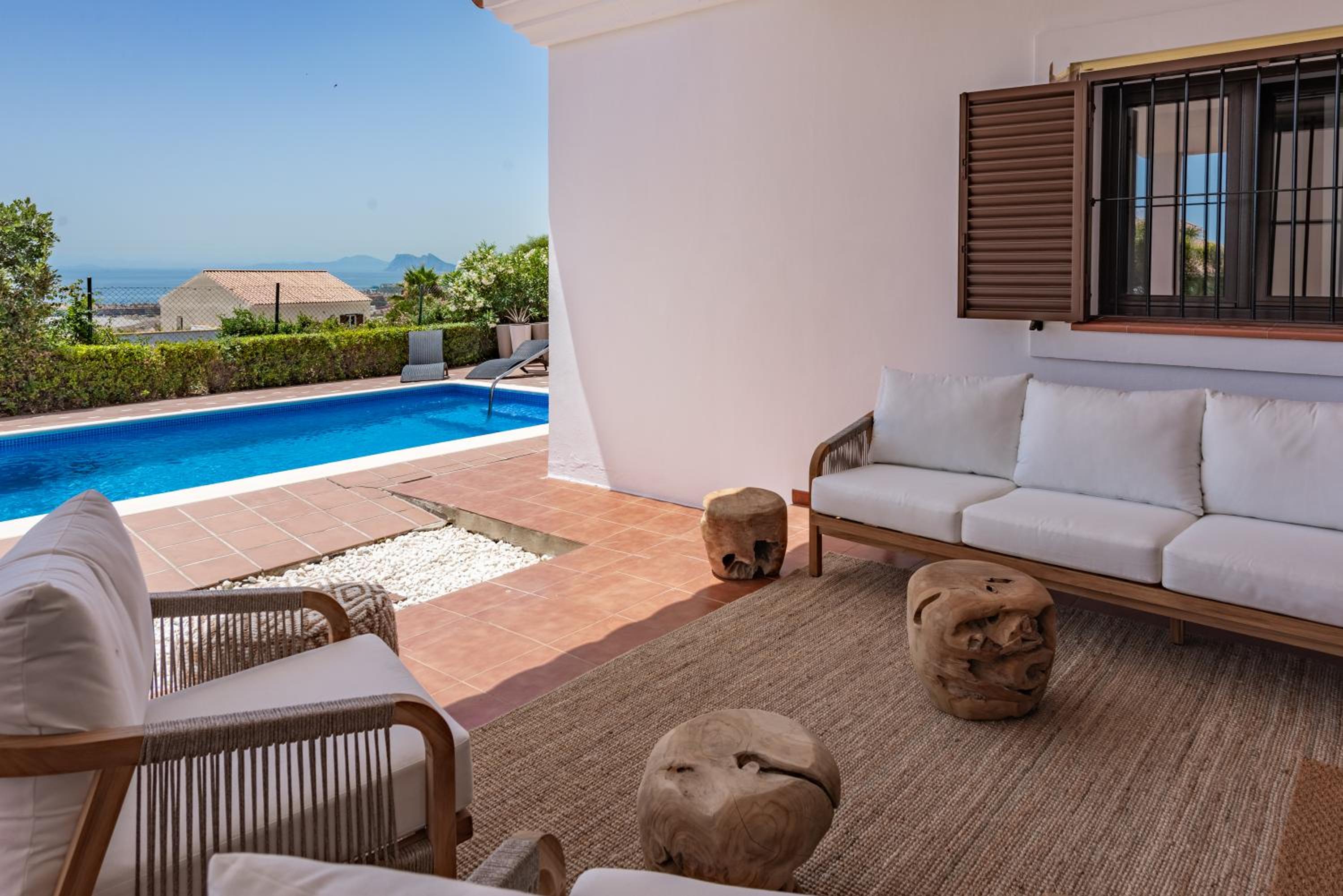 Villa photo 2