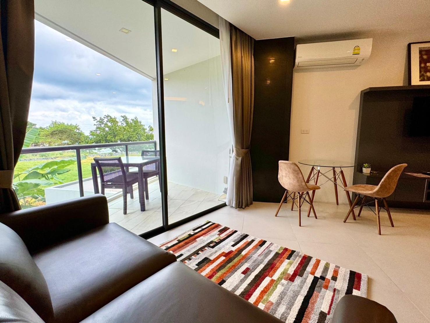 Studio Apartment - Photo 1