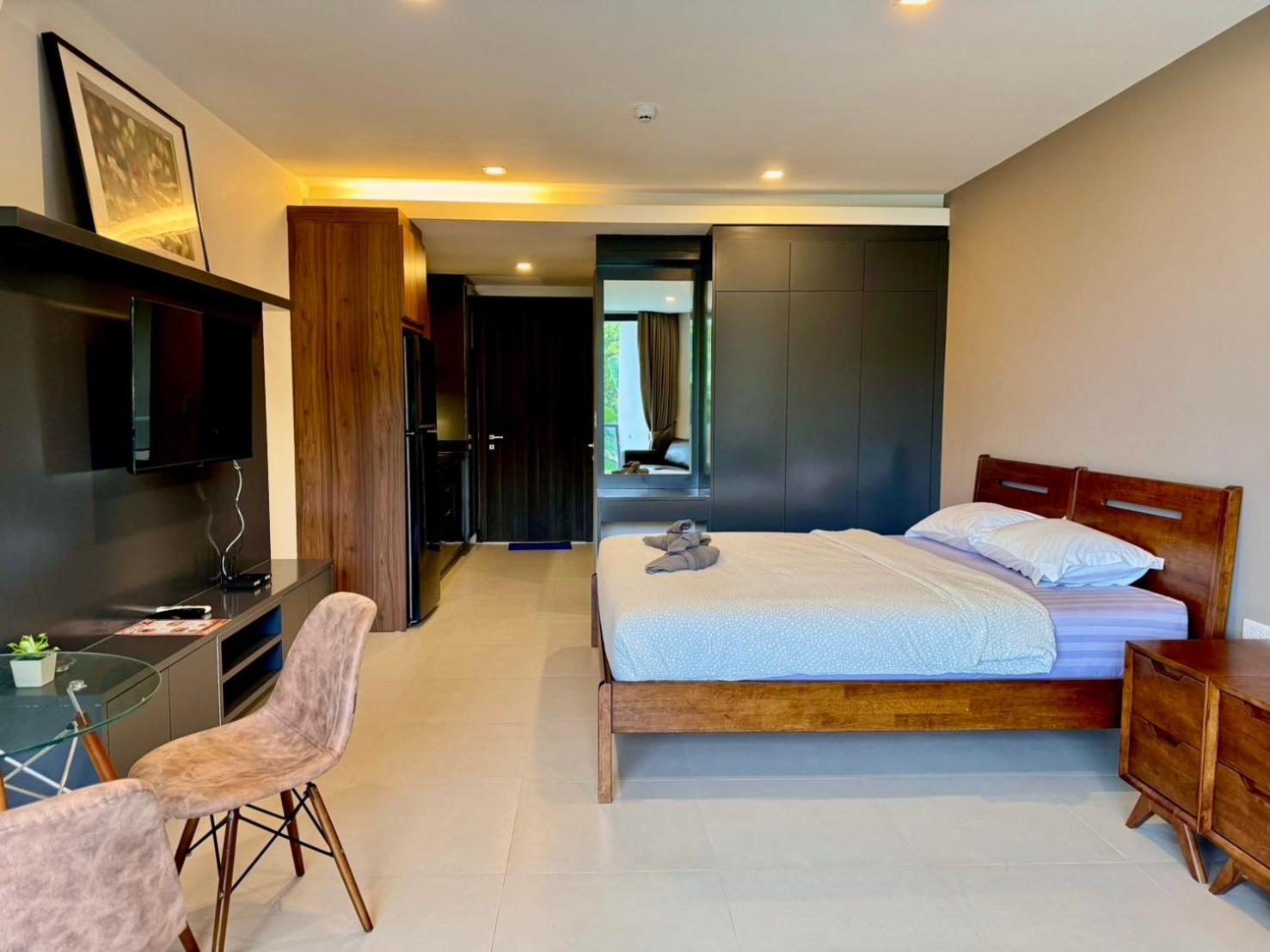 Studio Apartment - Photo 2