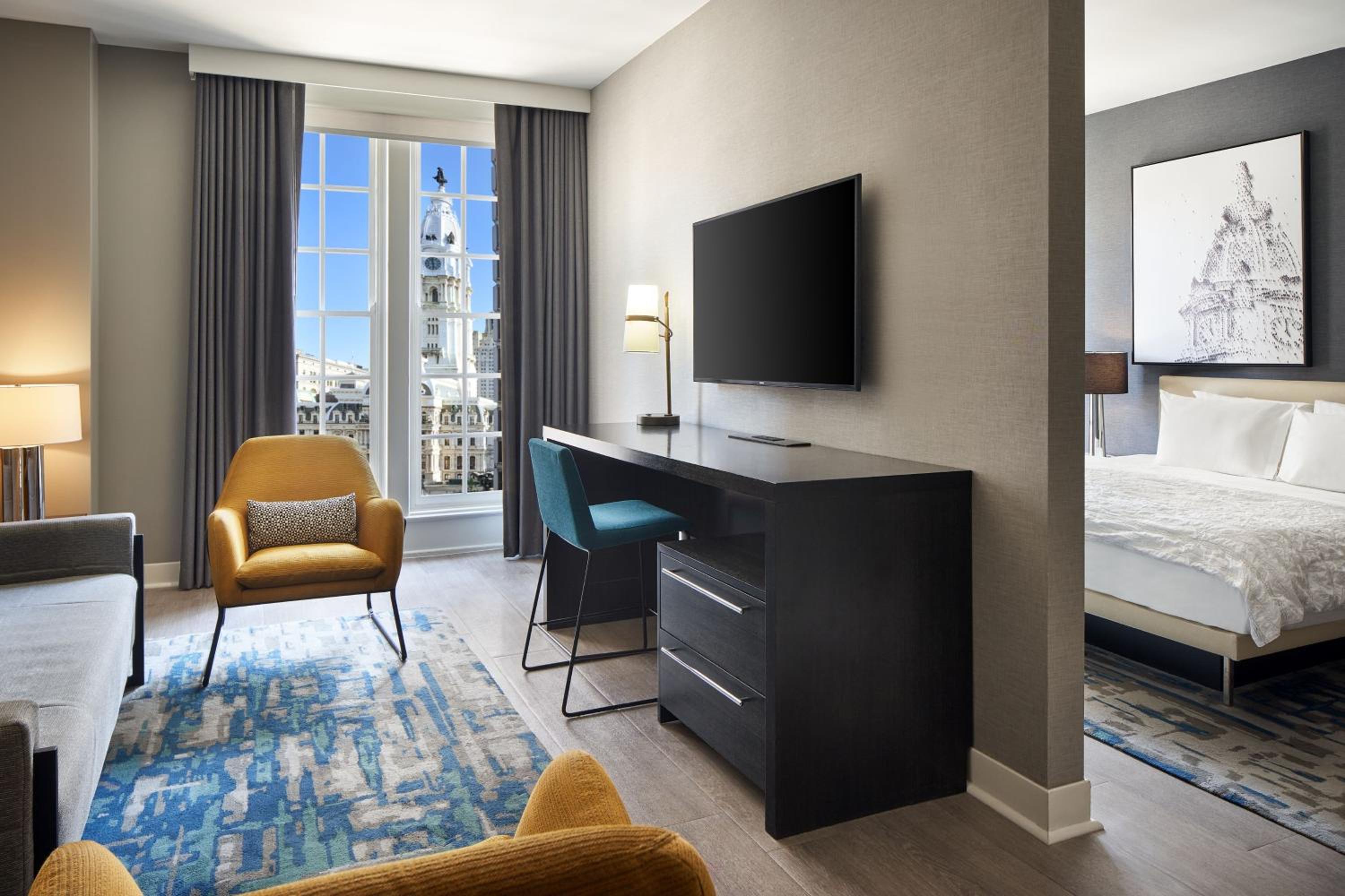 One-Bedroom Suite - Photo 10