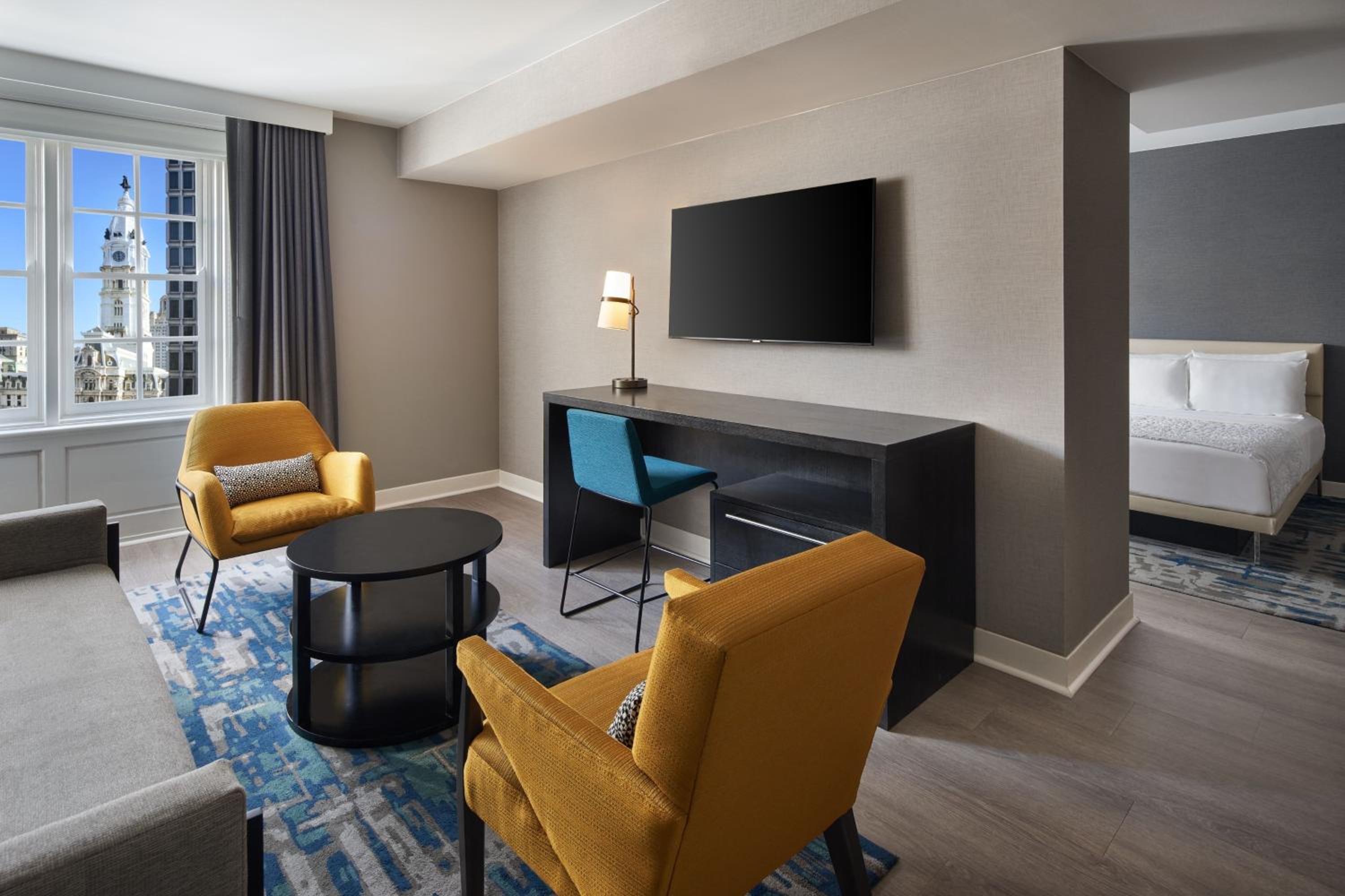One-Bedroom Suite - Photo 11
