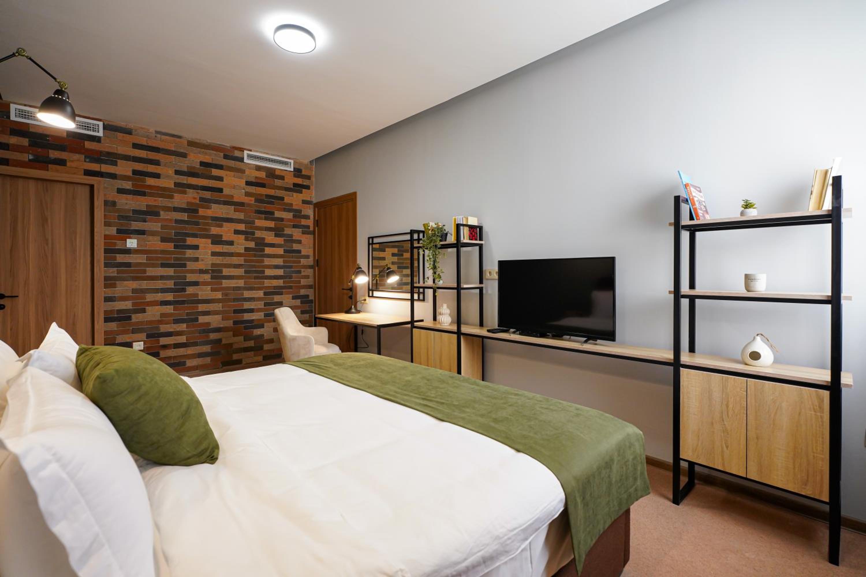 One-Bedroom Suite