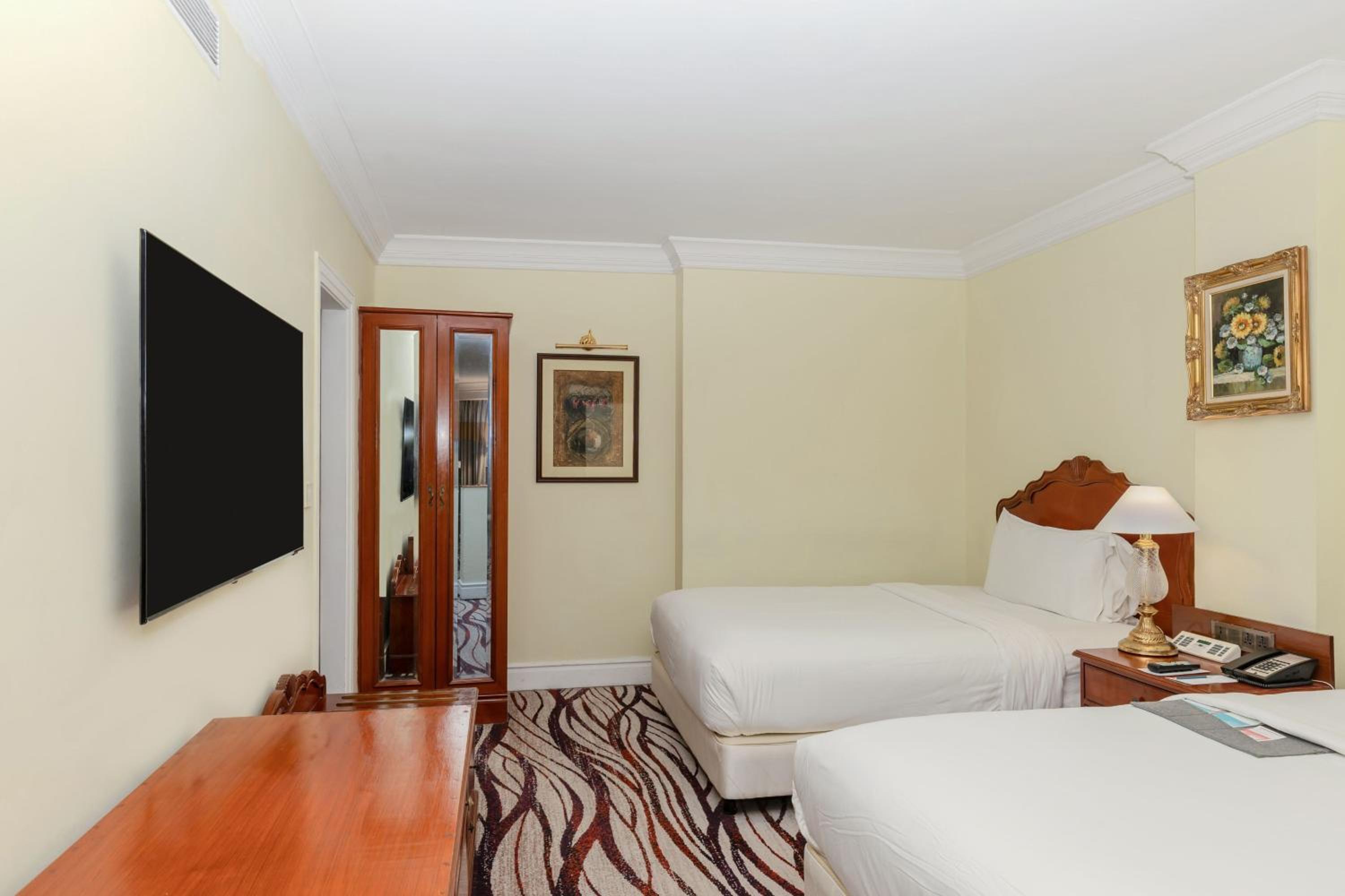 Deluxe Suite Twin