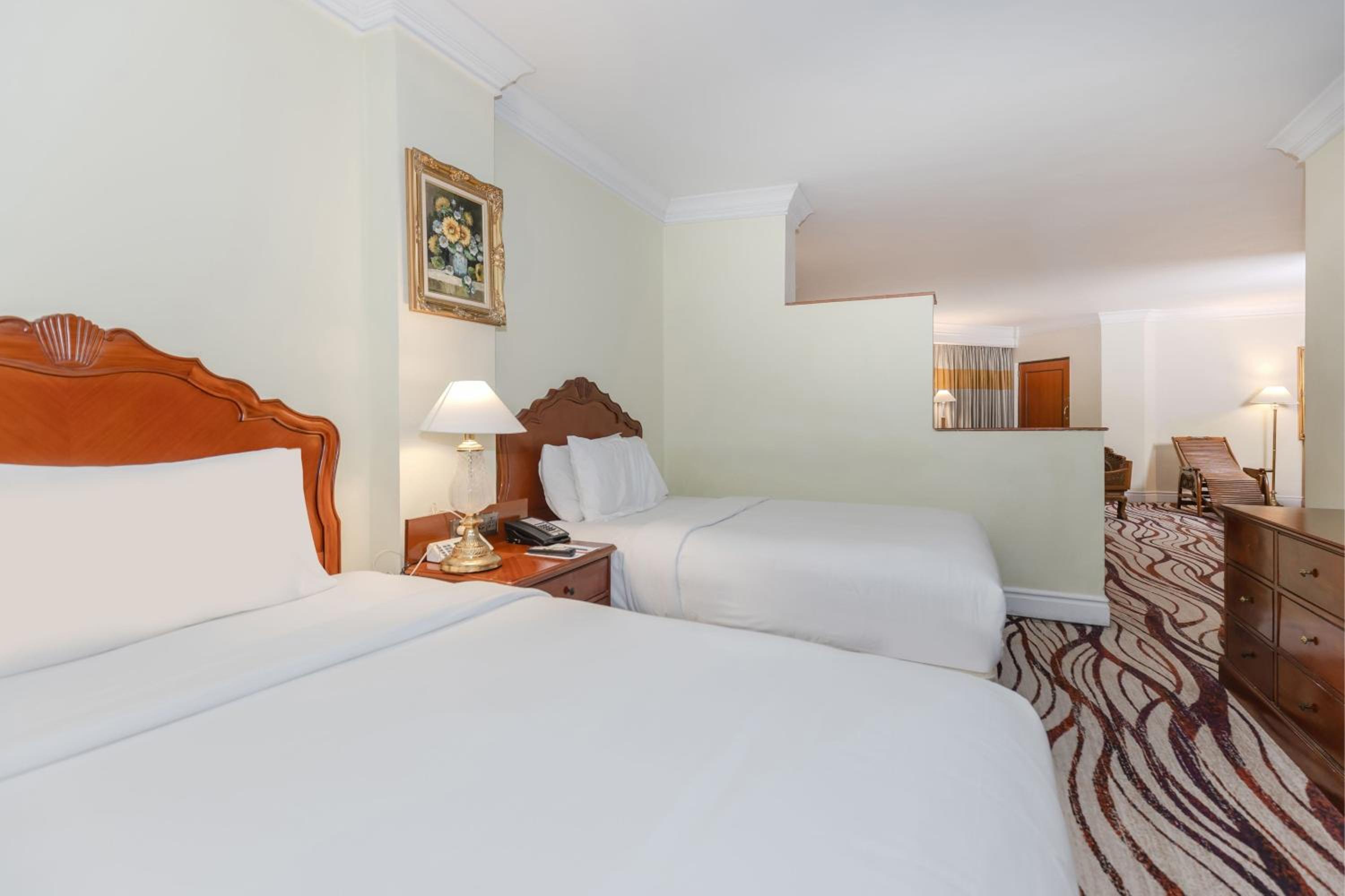 Deluxe Suite Twin