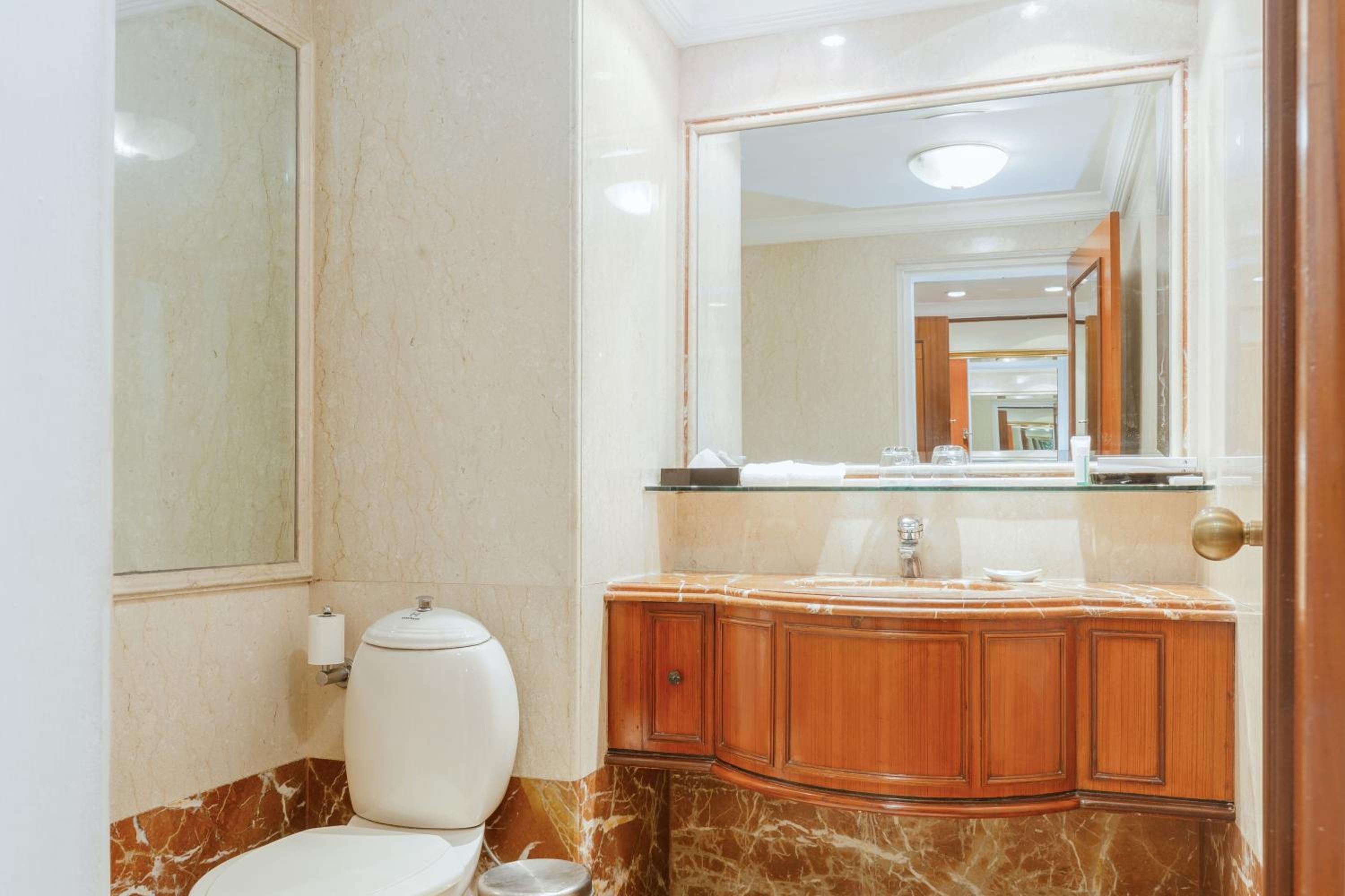 Deluxe Suite Twin