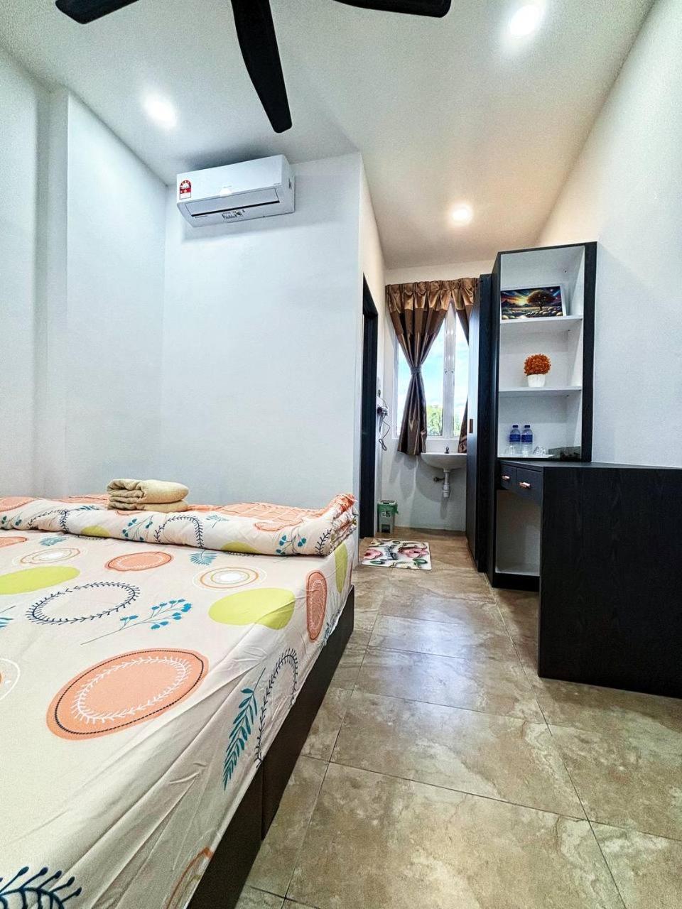 Double Room with Private Bathroom photo 3