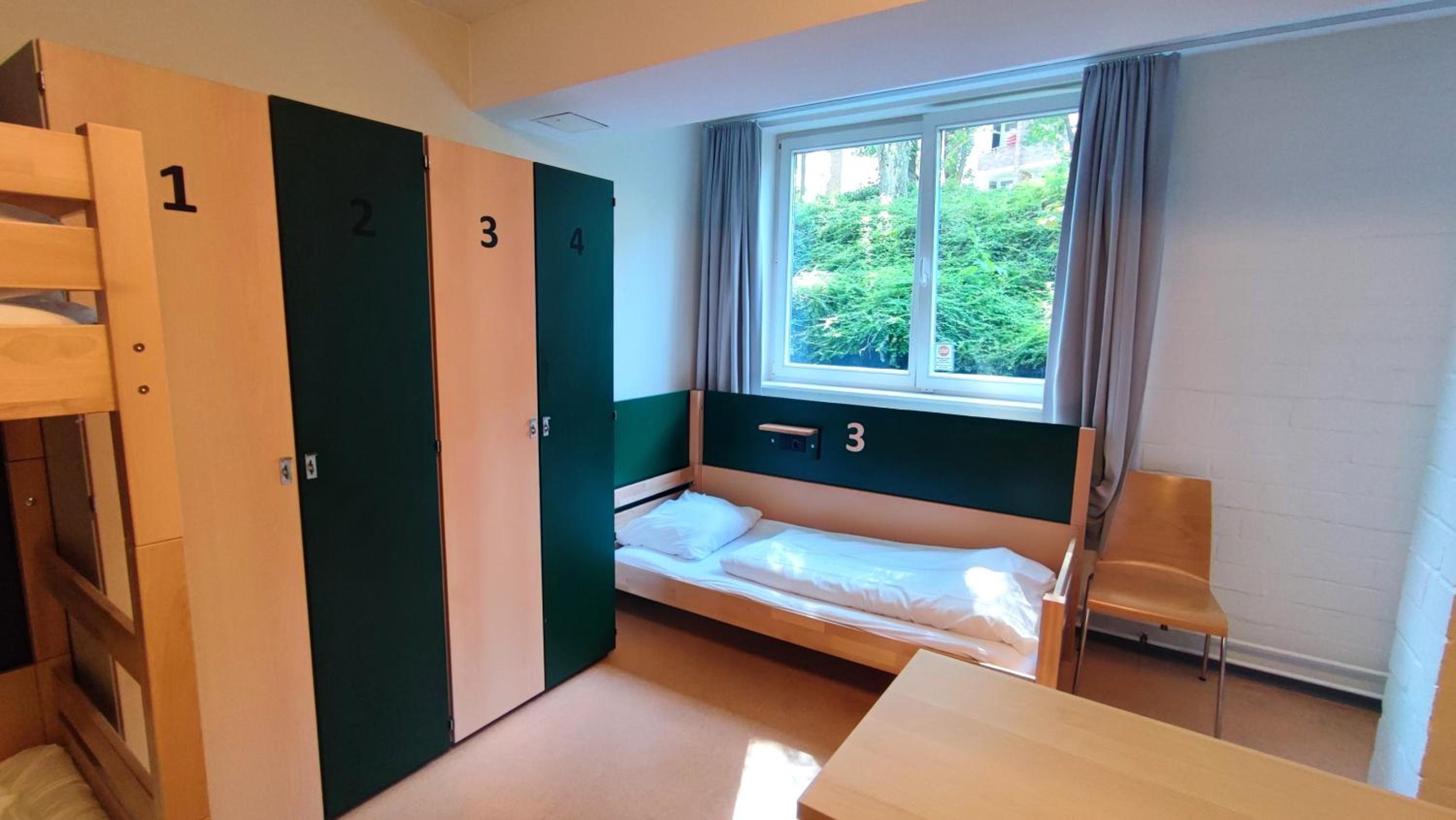 Bed in 6-Bed Dormitory Room photo 2