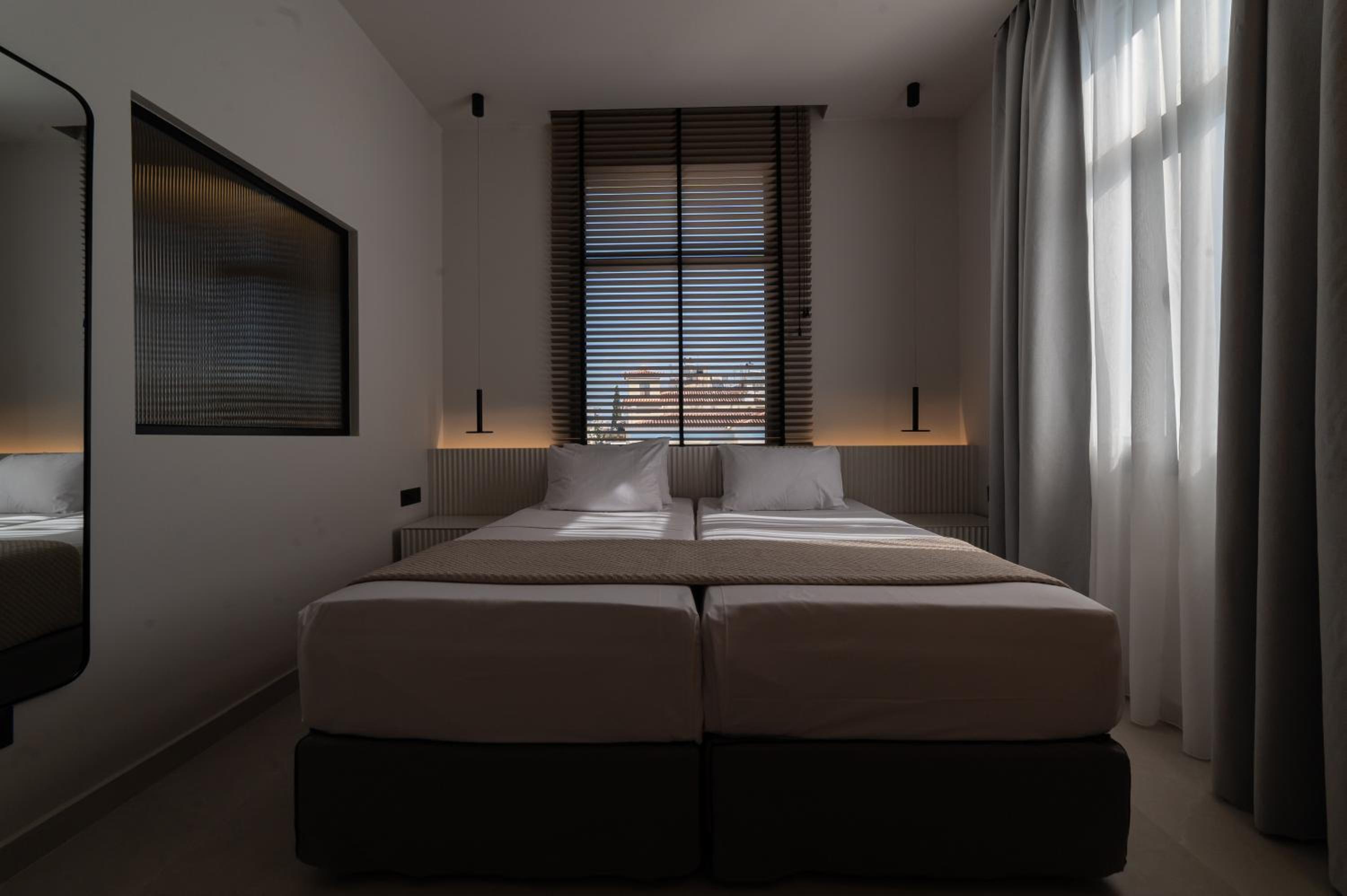 Luxury Room - Photo 12