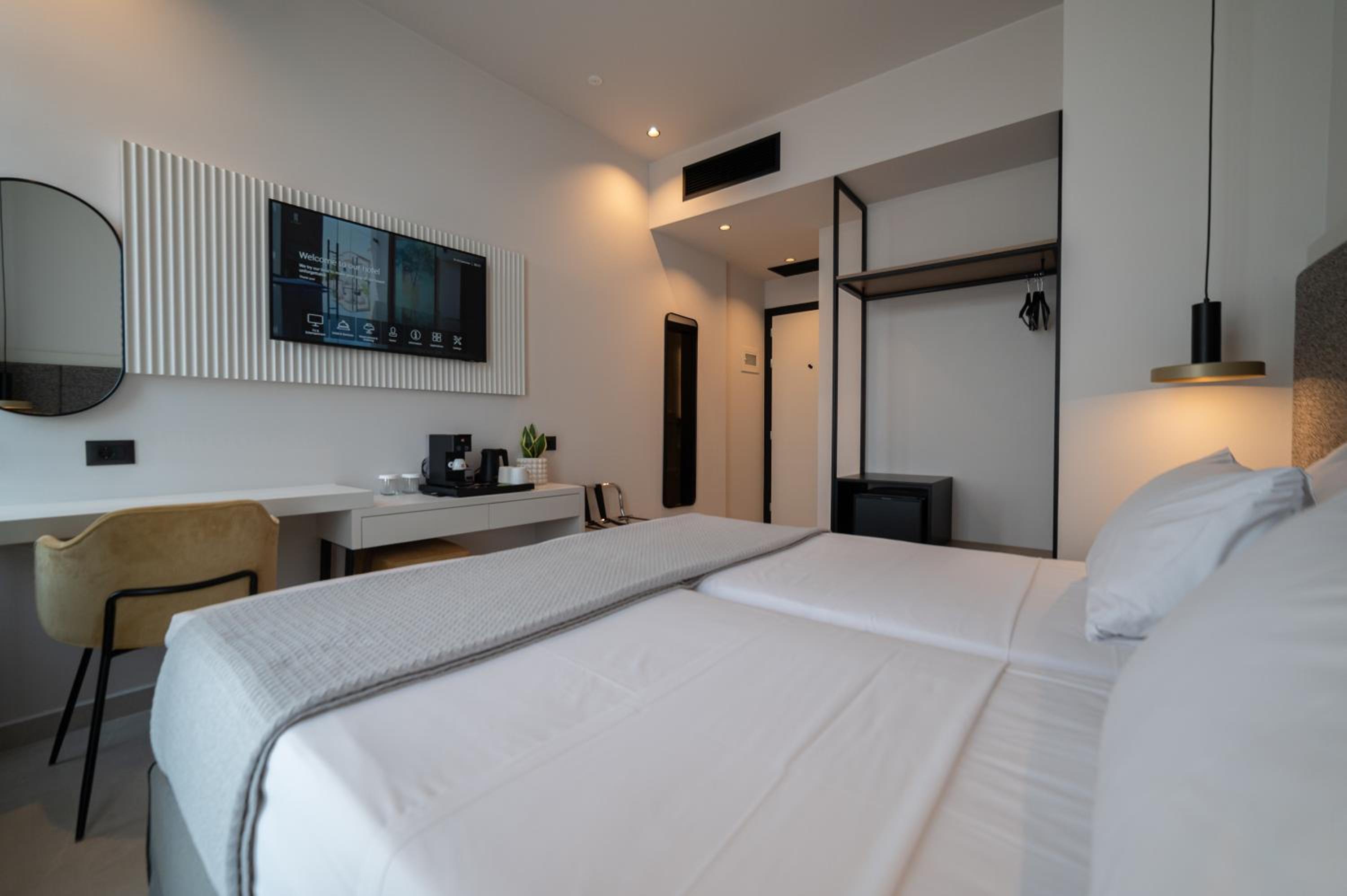 Superior Double Room - Photo 3