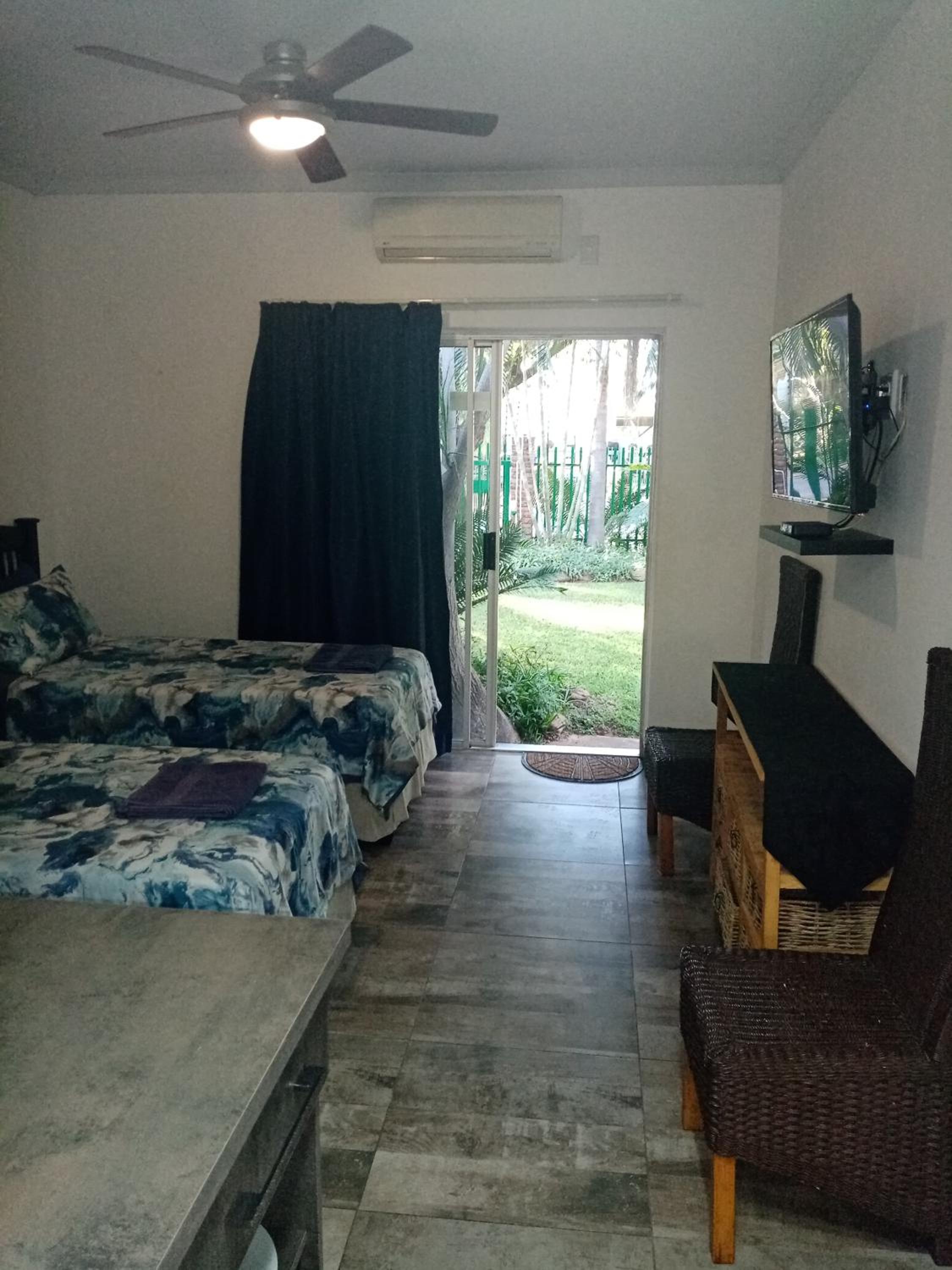 Standard Twin Room - Photo 9
