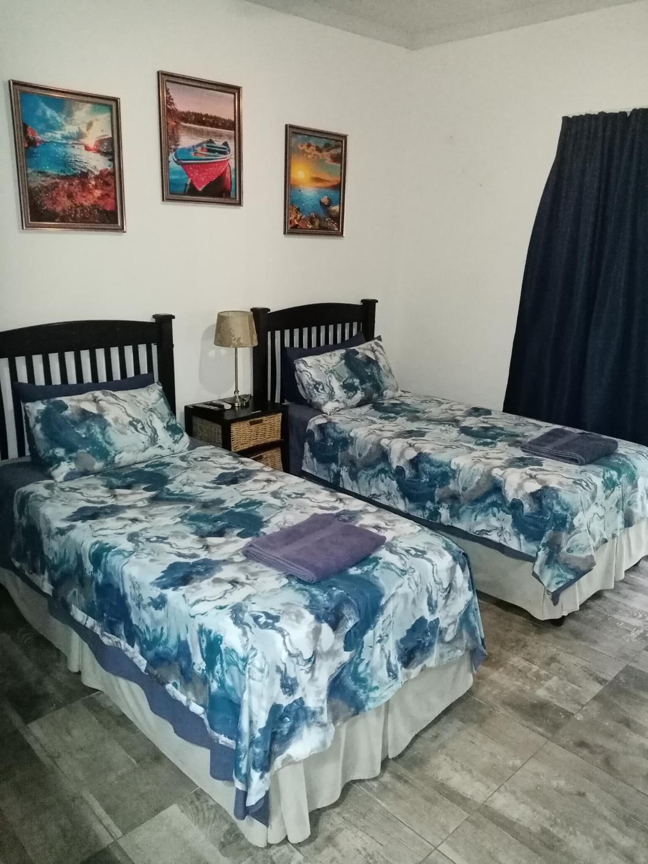 Standard Twin Room - Photo 12