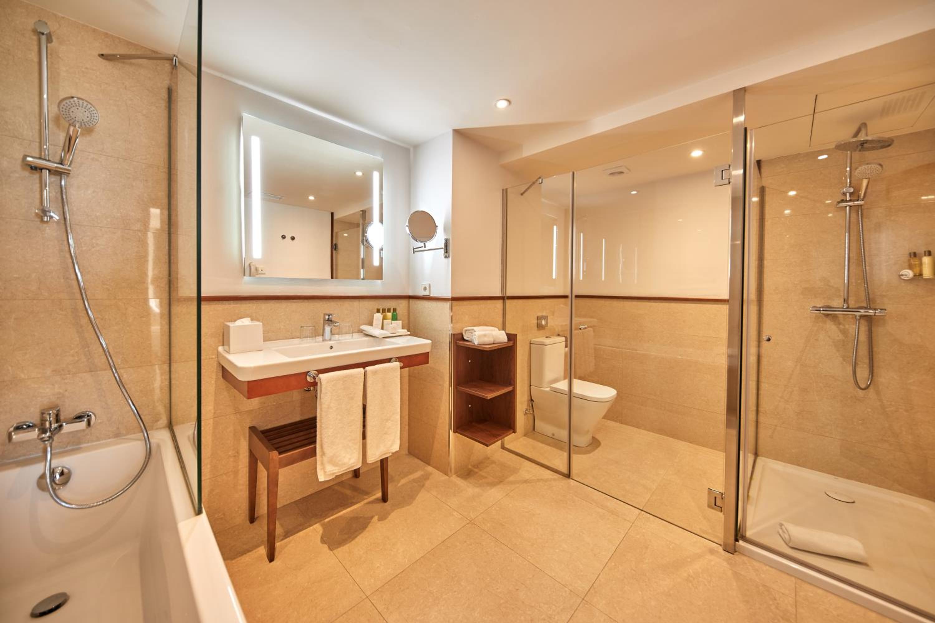 Preferred Club Master Suite Frontal Sea View thumbnail 5
