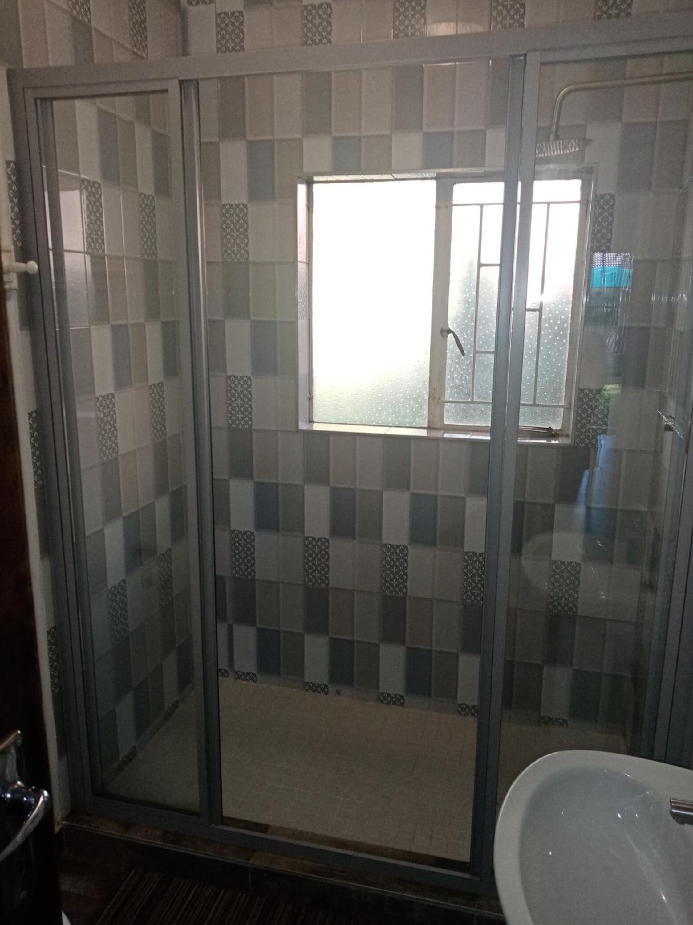 Standard Twin Room - Photo 4