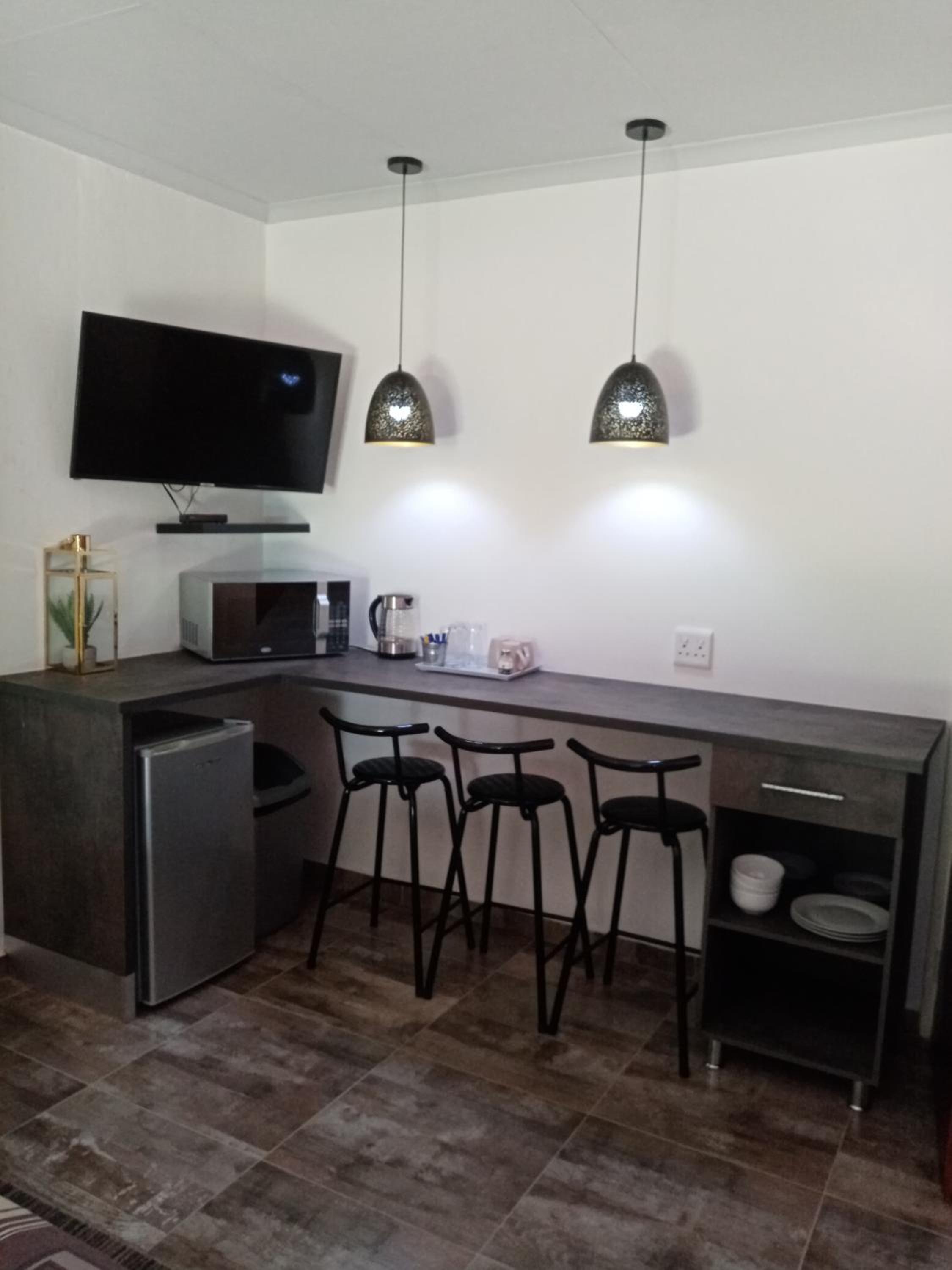 Family Room - Photo 17