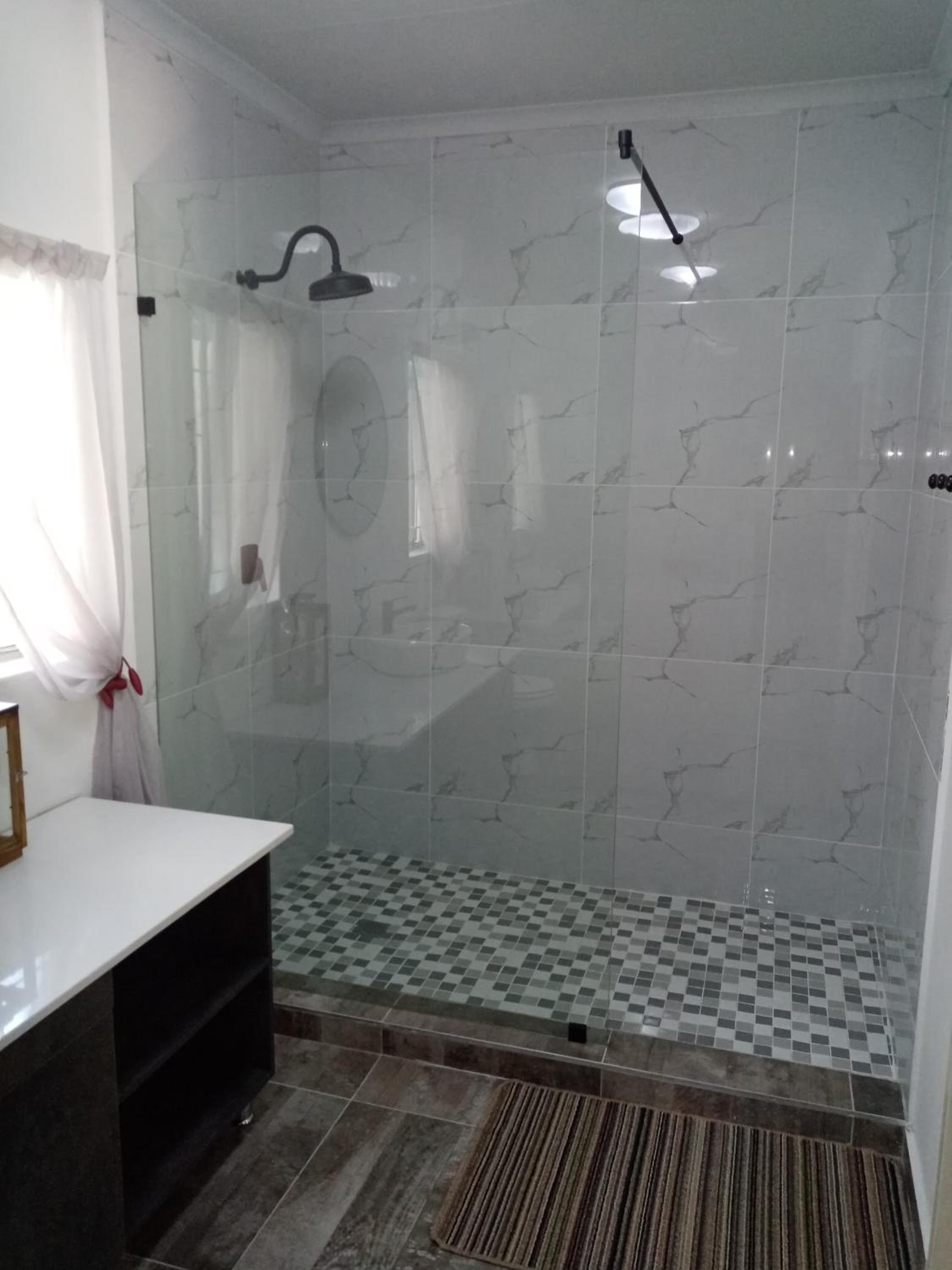 Family Room - Photo 4