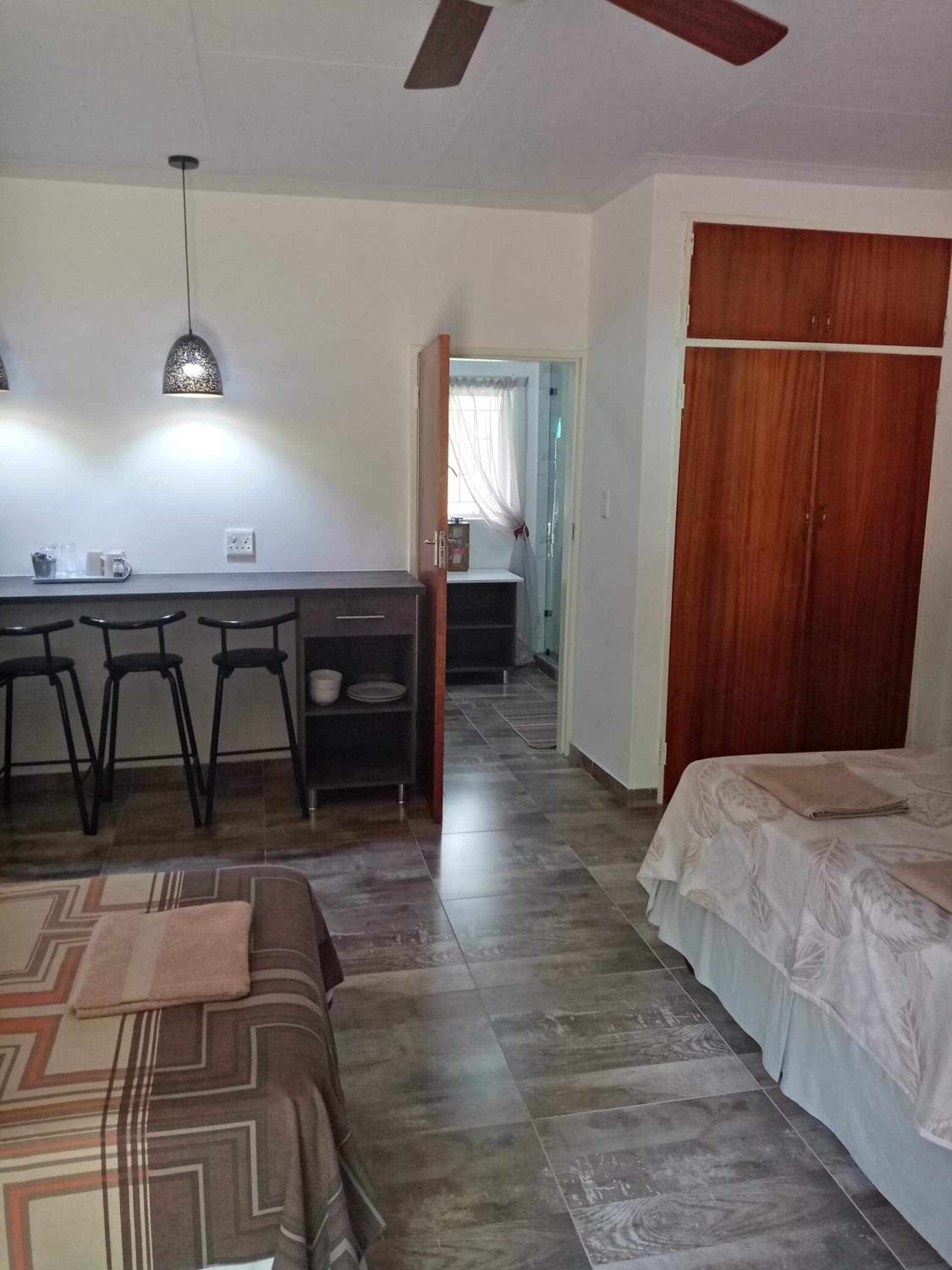 Family Room - Photo 8