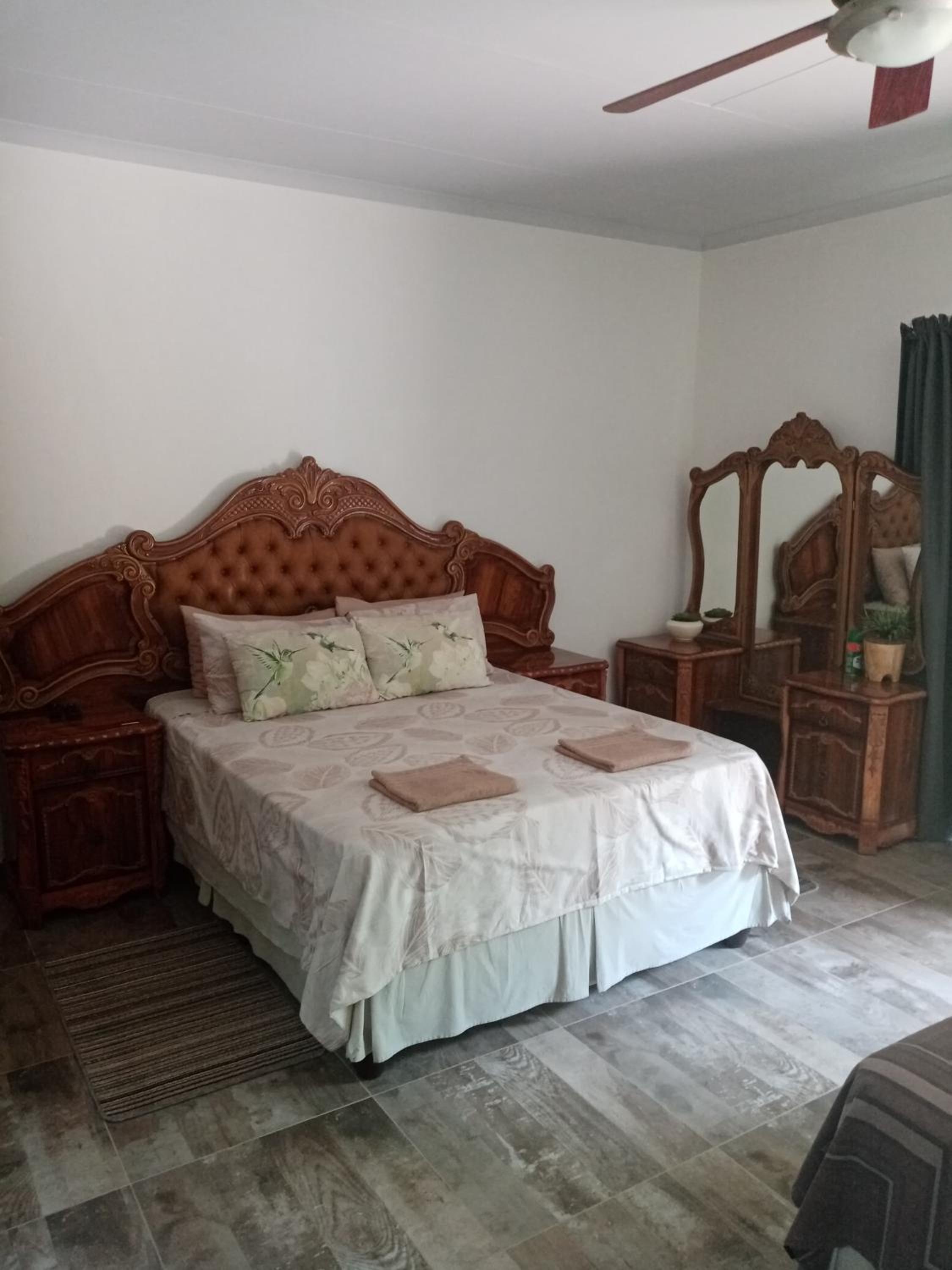Family Room - Photo 12