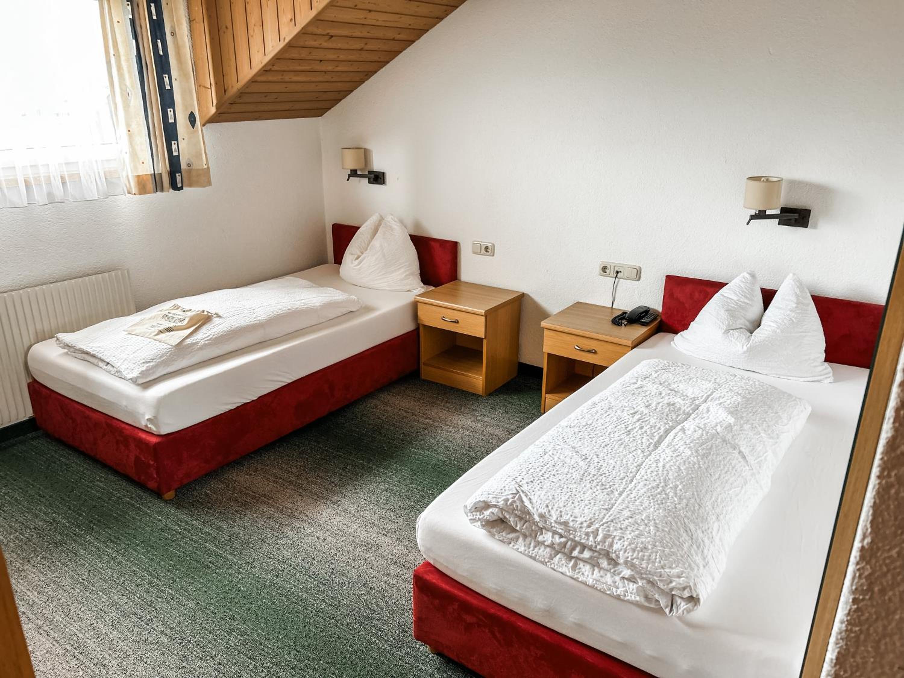 Classic Double or Twin Room - Photo 8