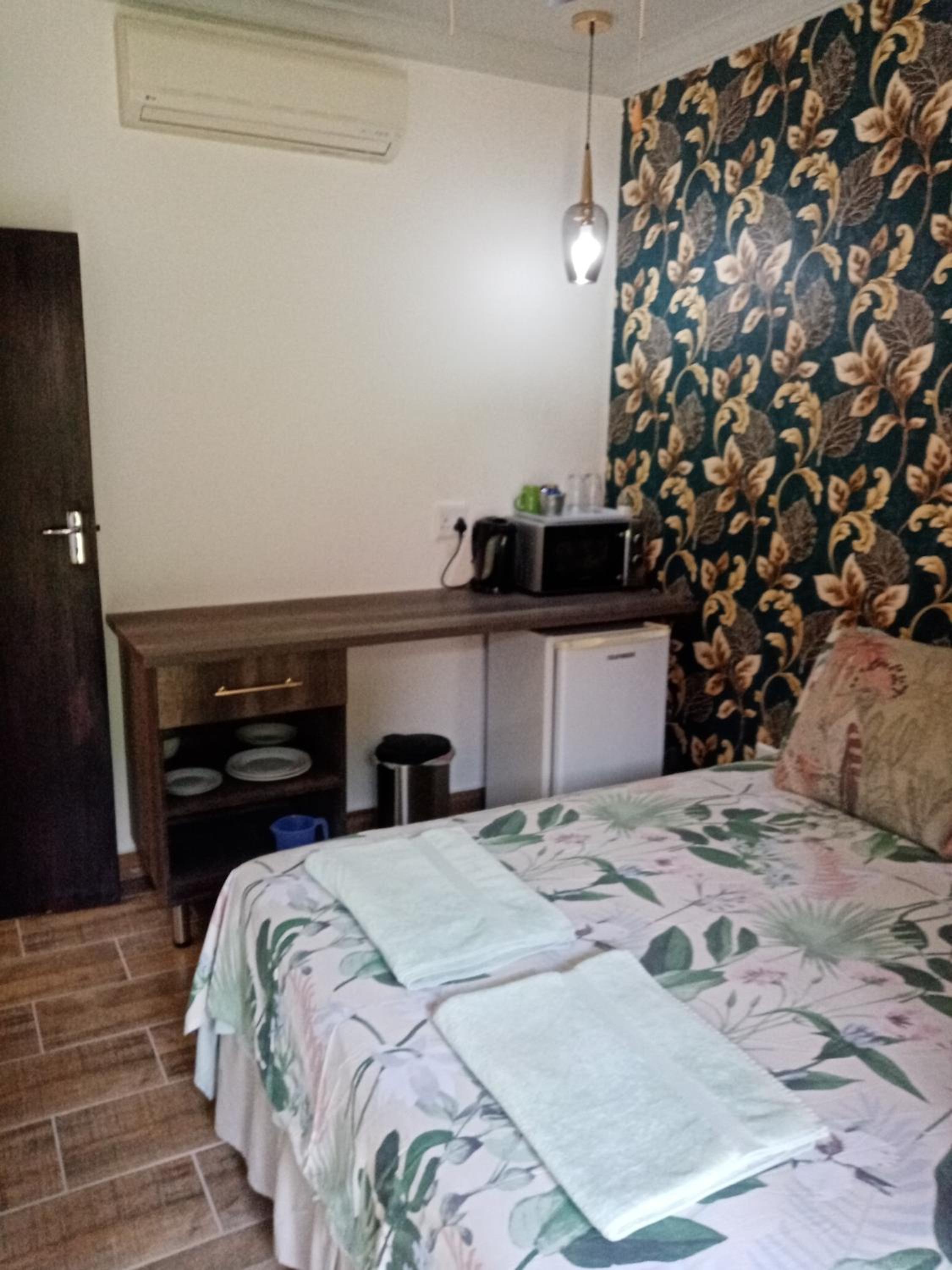 Small Double Room - Photo 7