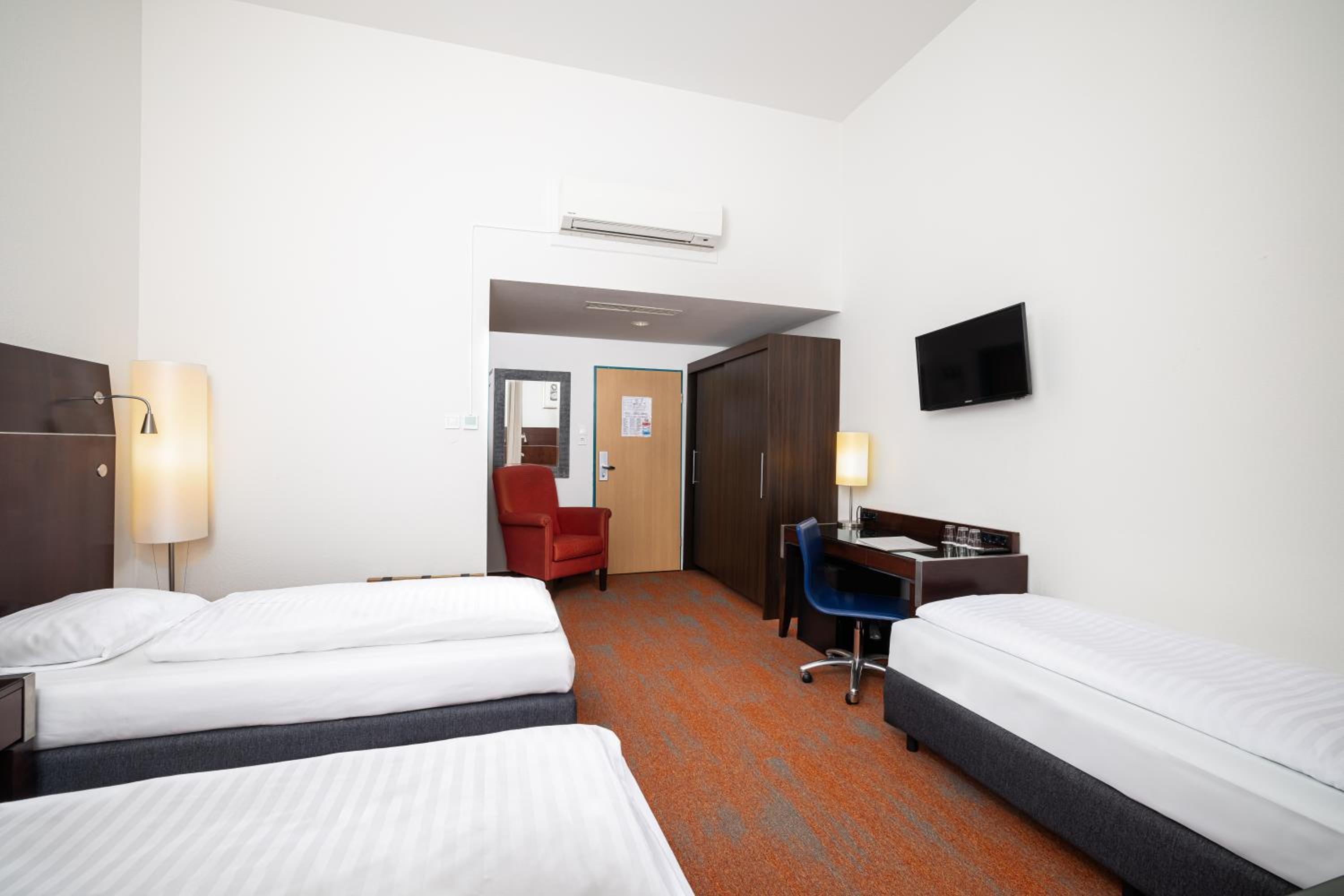 Triple Room - Photo 2