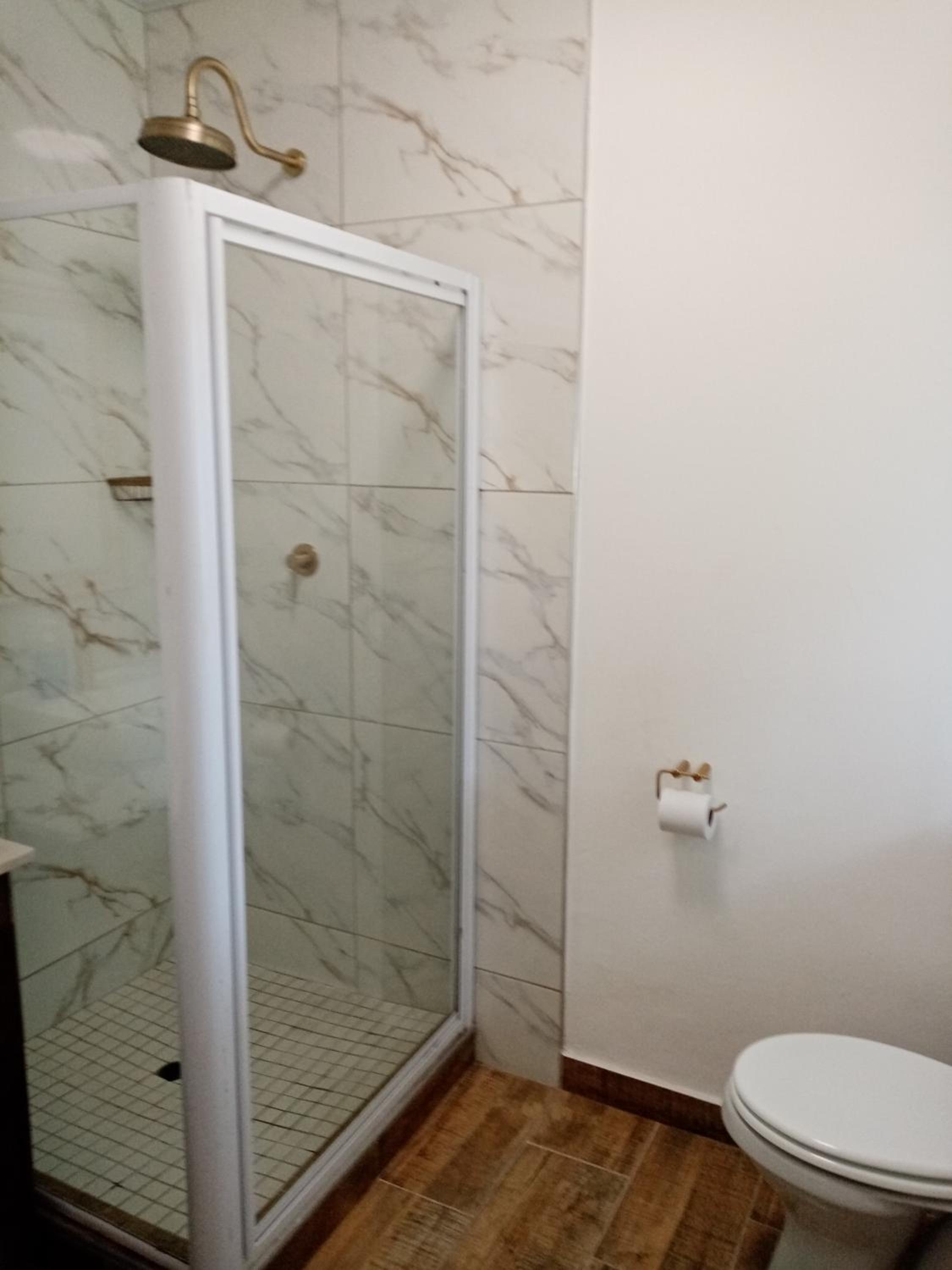 Small Double Room - Photo 9