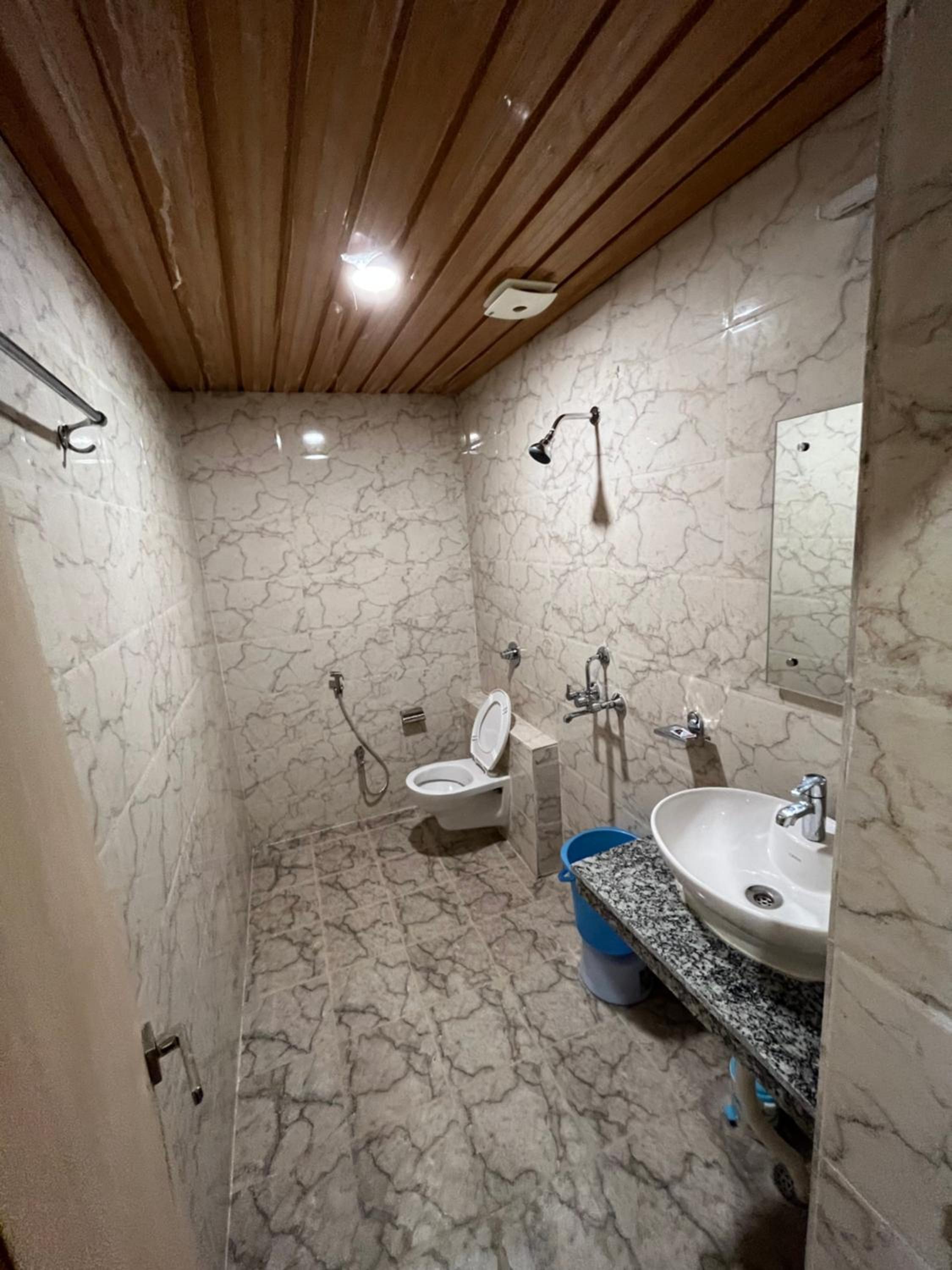 Deluxe Room - Photo 18