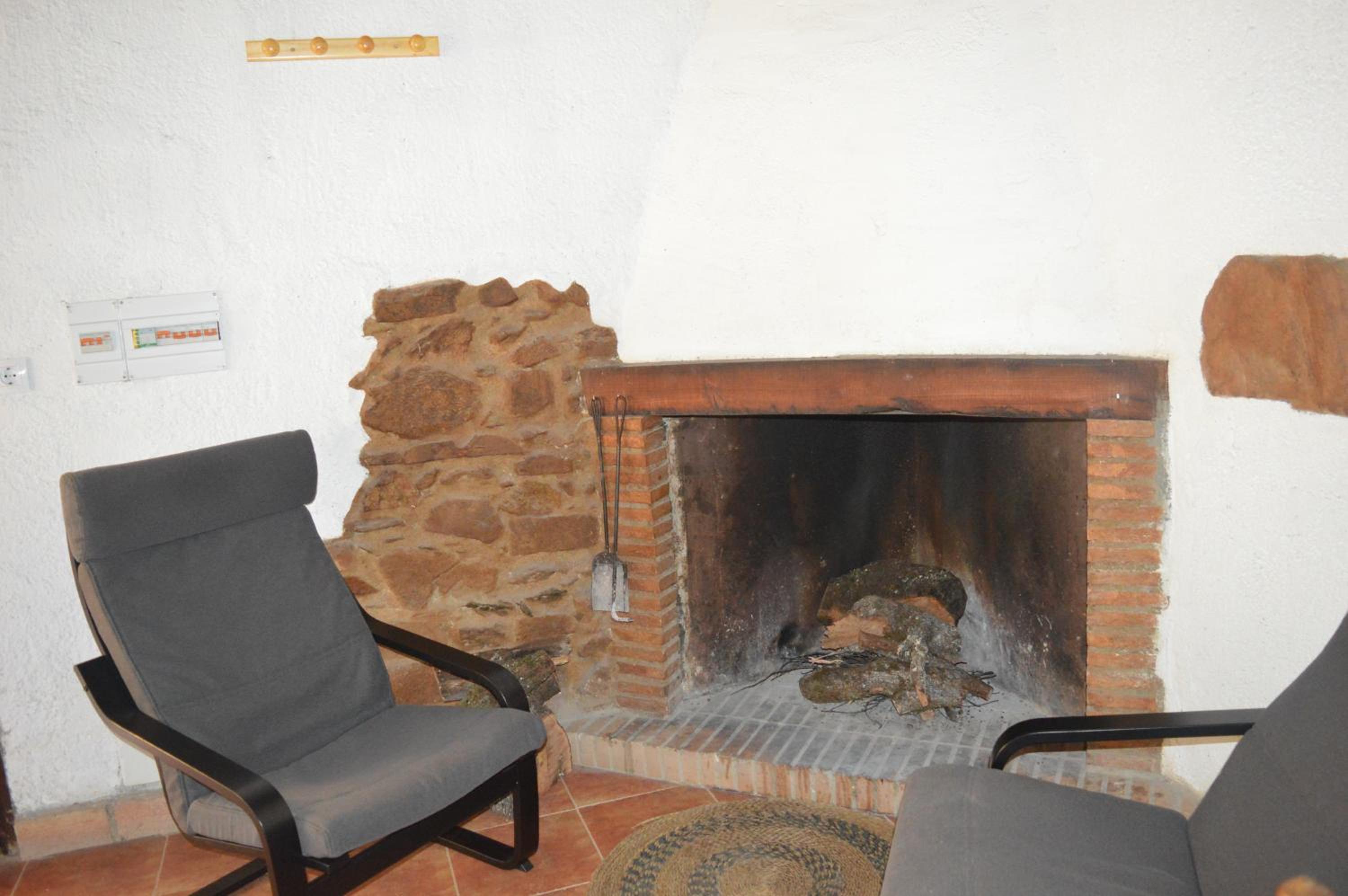 Two-Bedroom Cottage (6 Adults) - Photo 8