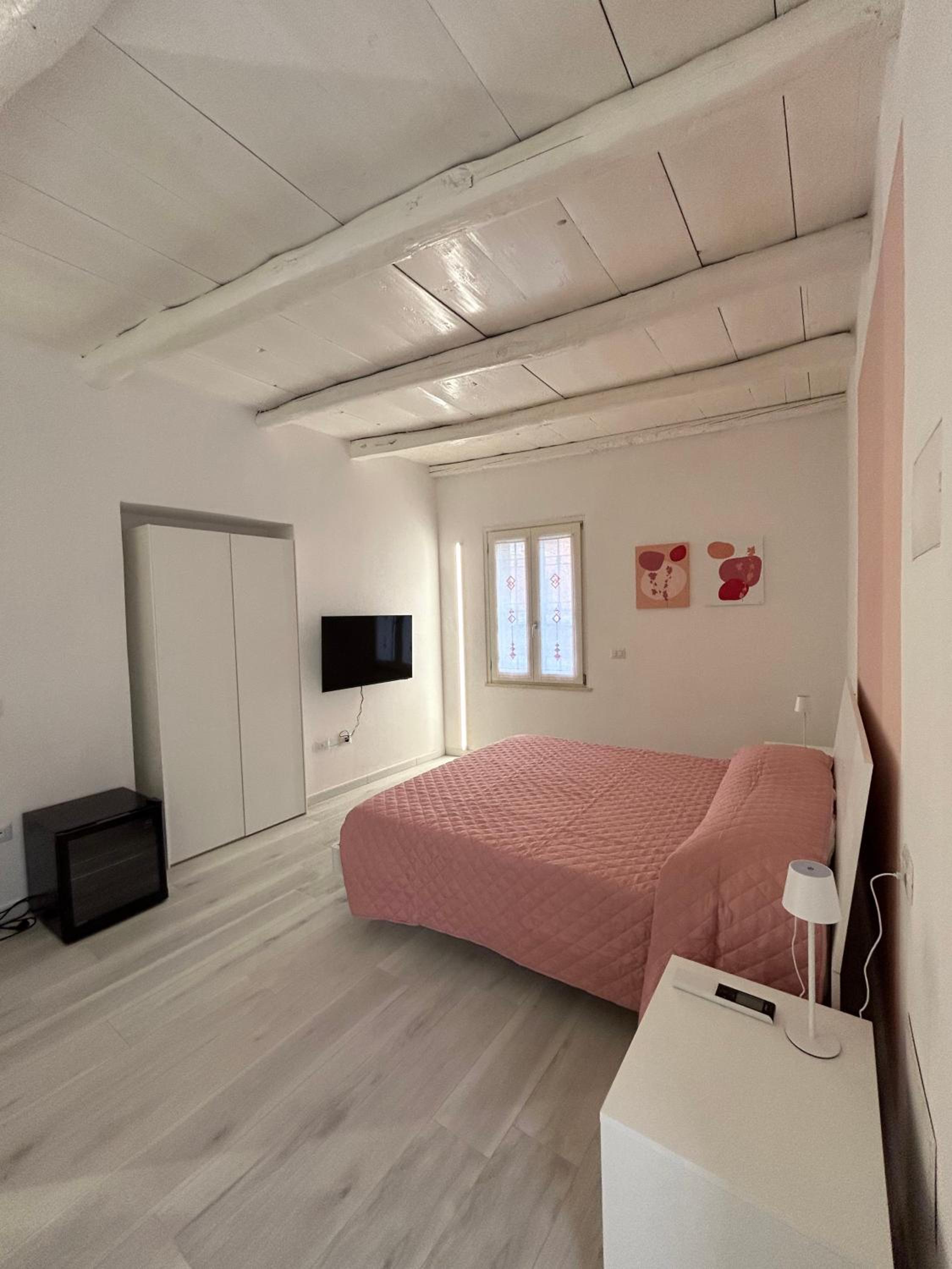 Large Double Room photo 1