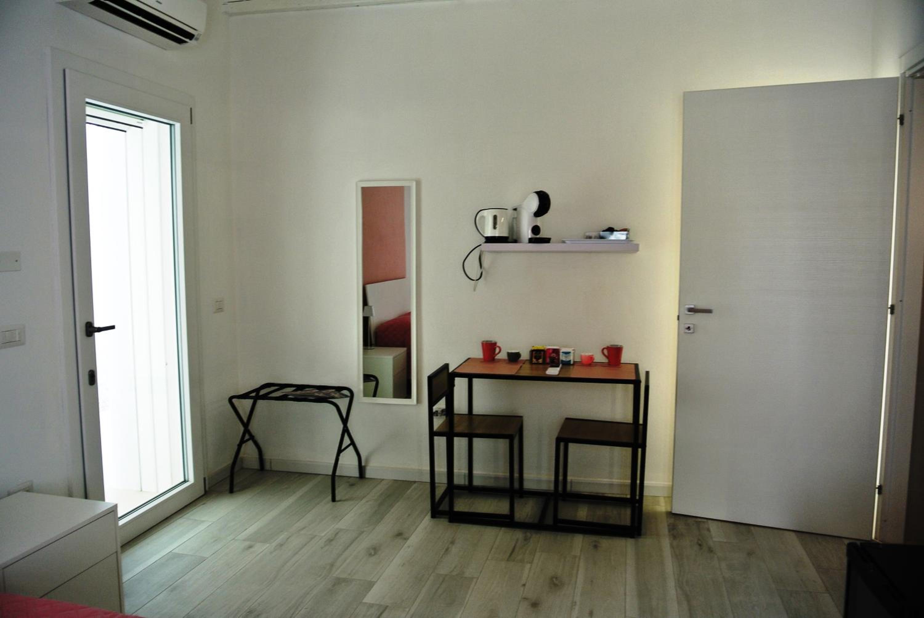Large Double Room photo 3
