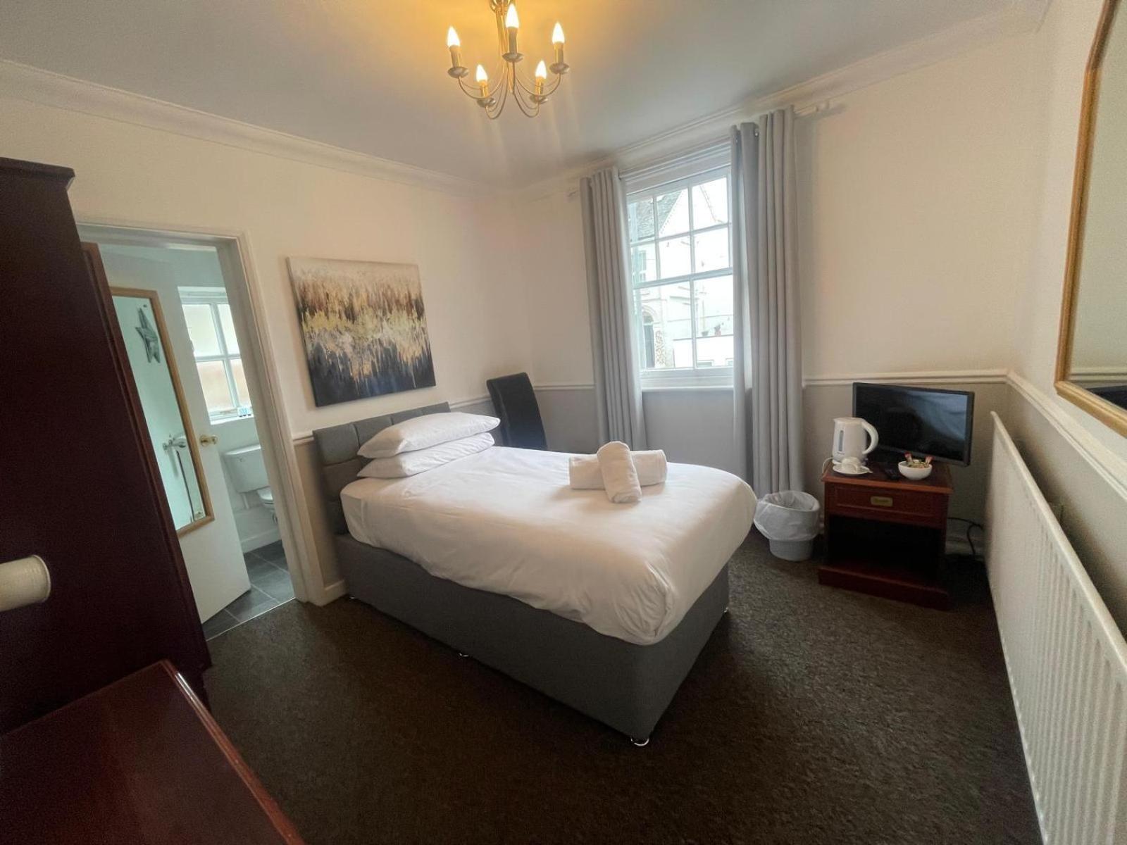 Small Single Room photo 1