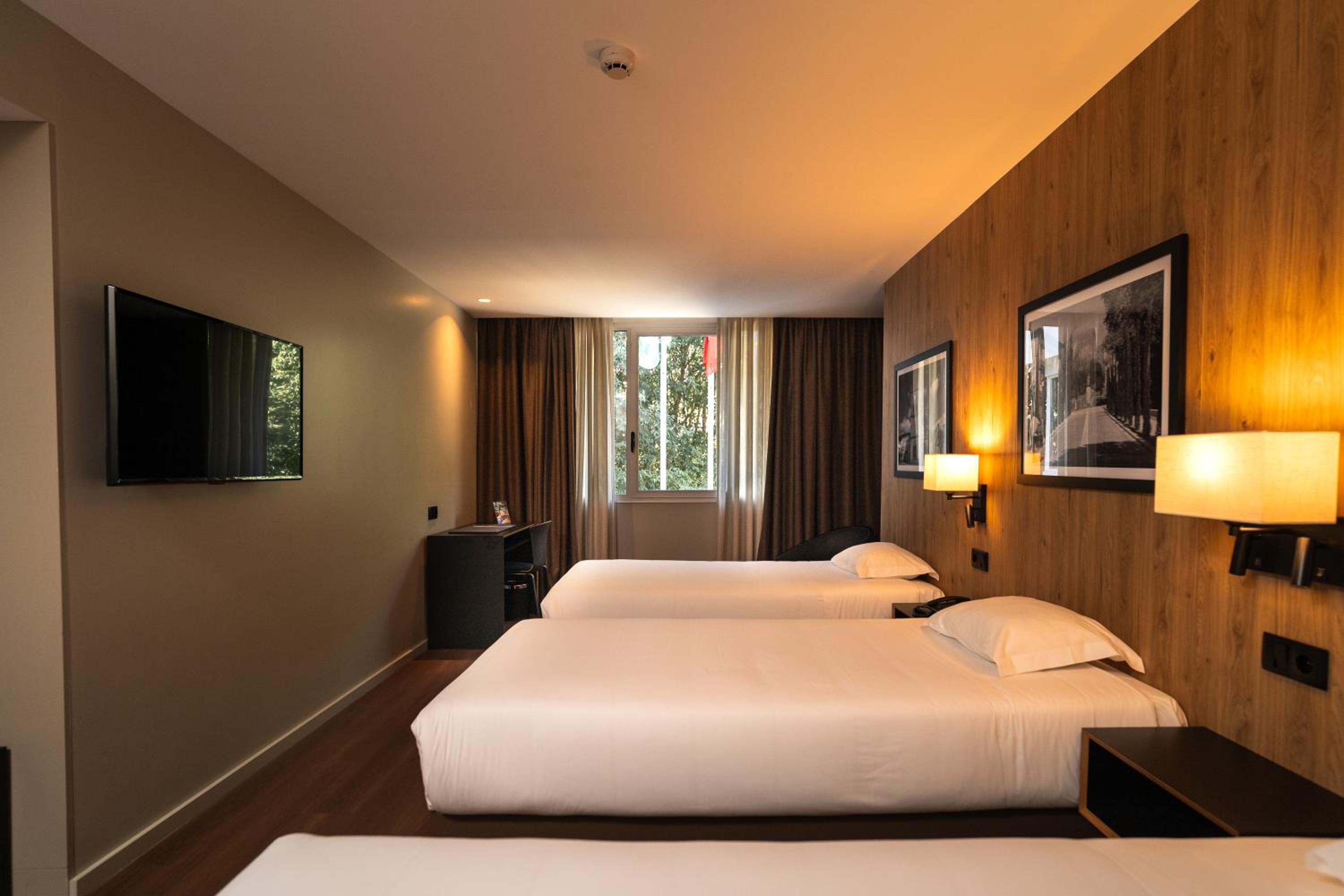Twin Room - Photo 1