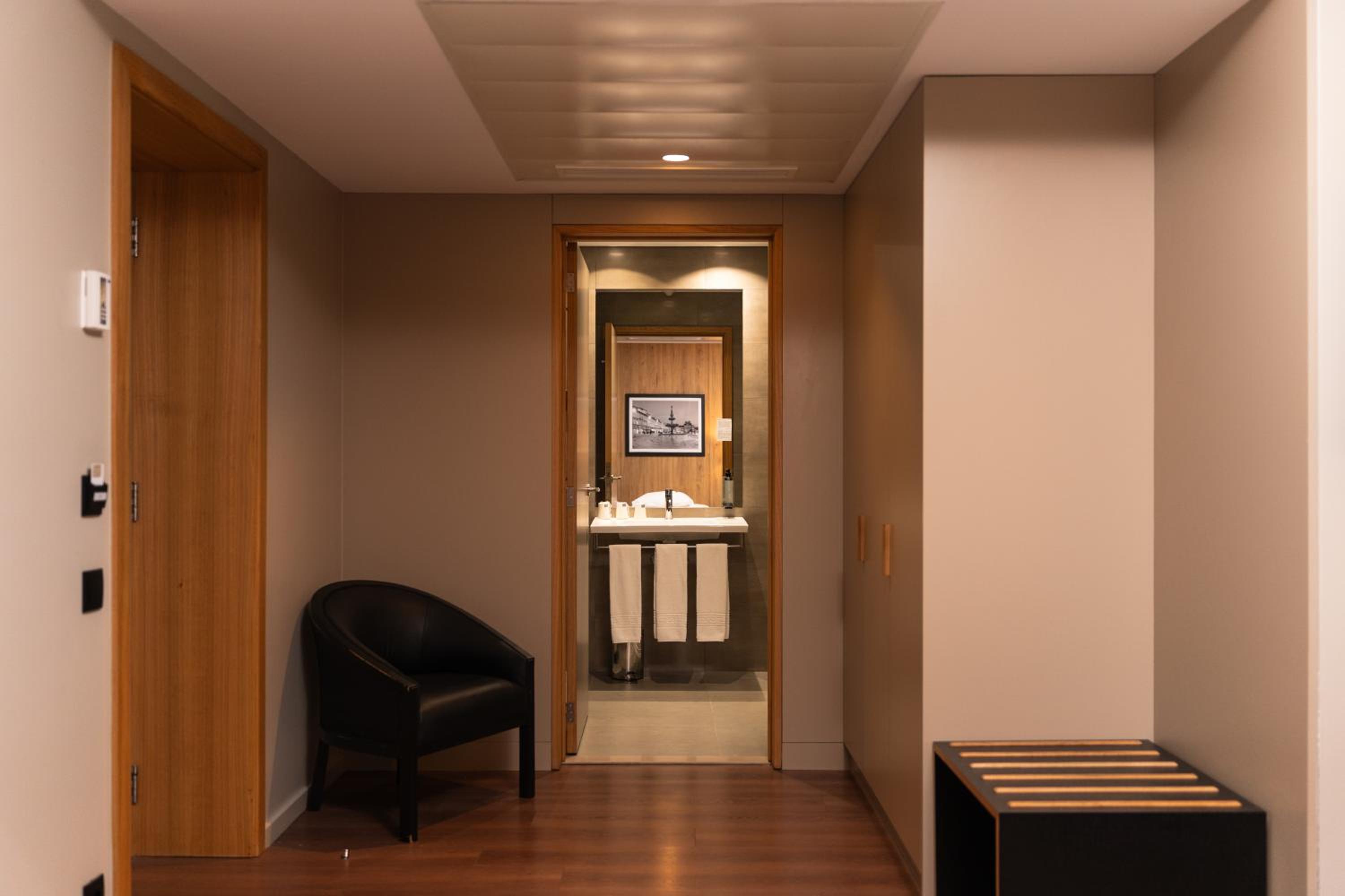 Twin Room - Photo 7