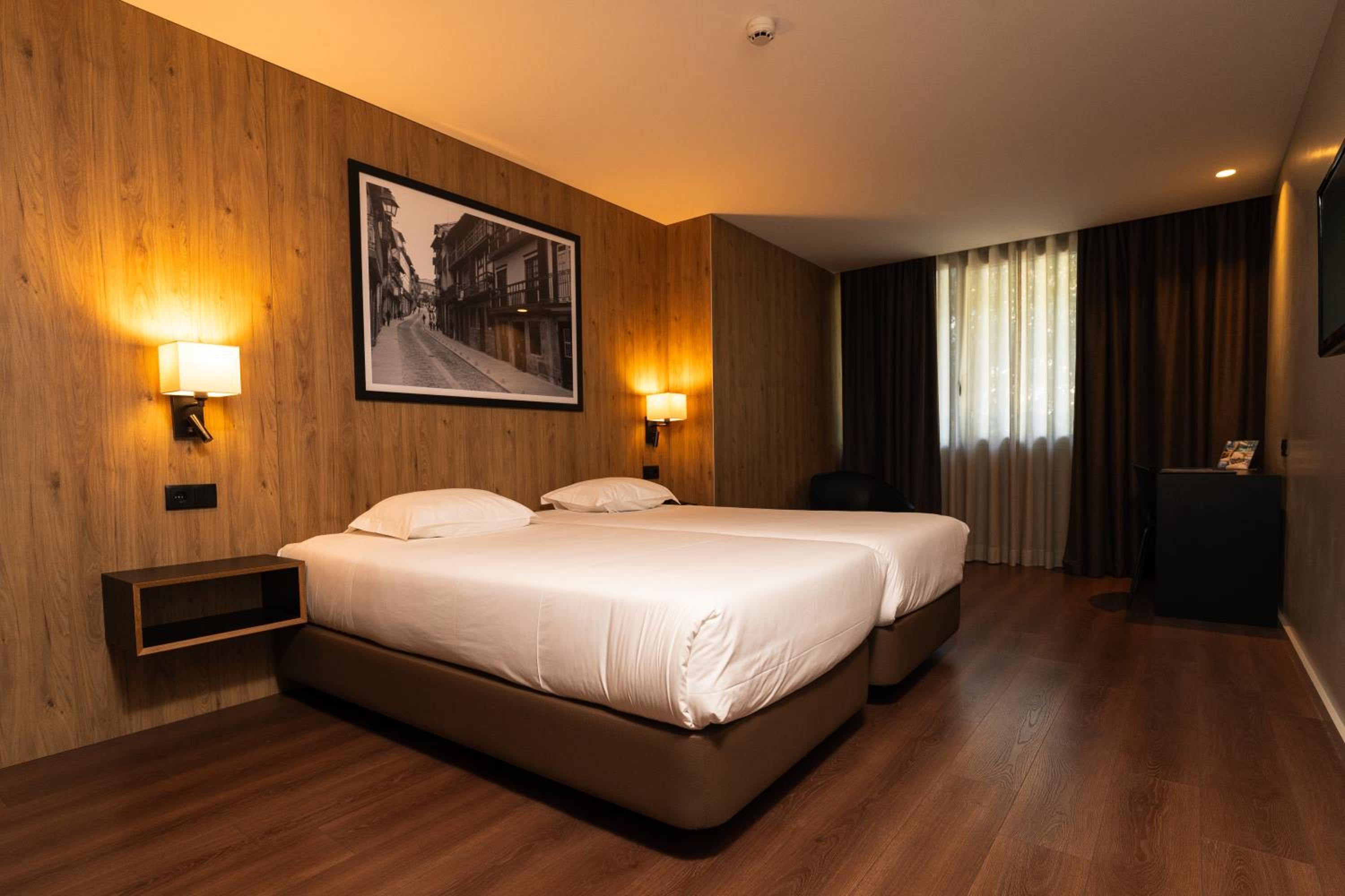 Twin Room - Photo 8