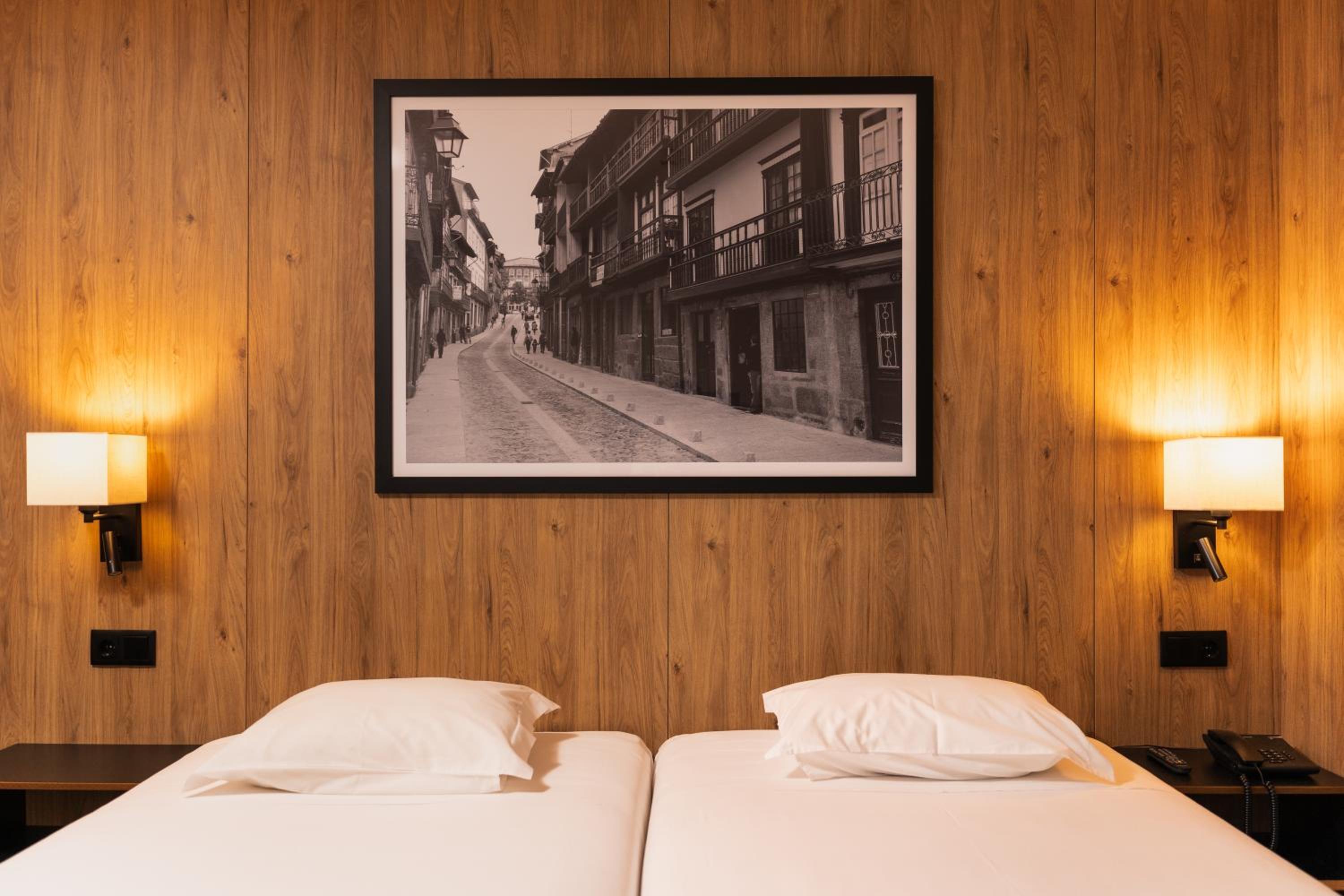 Twin Room - Photo 2