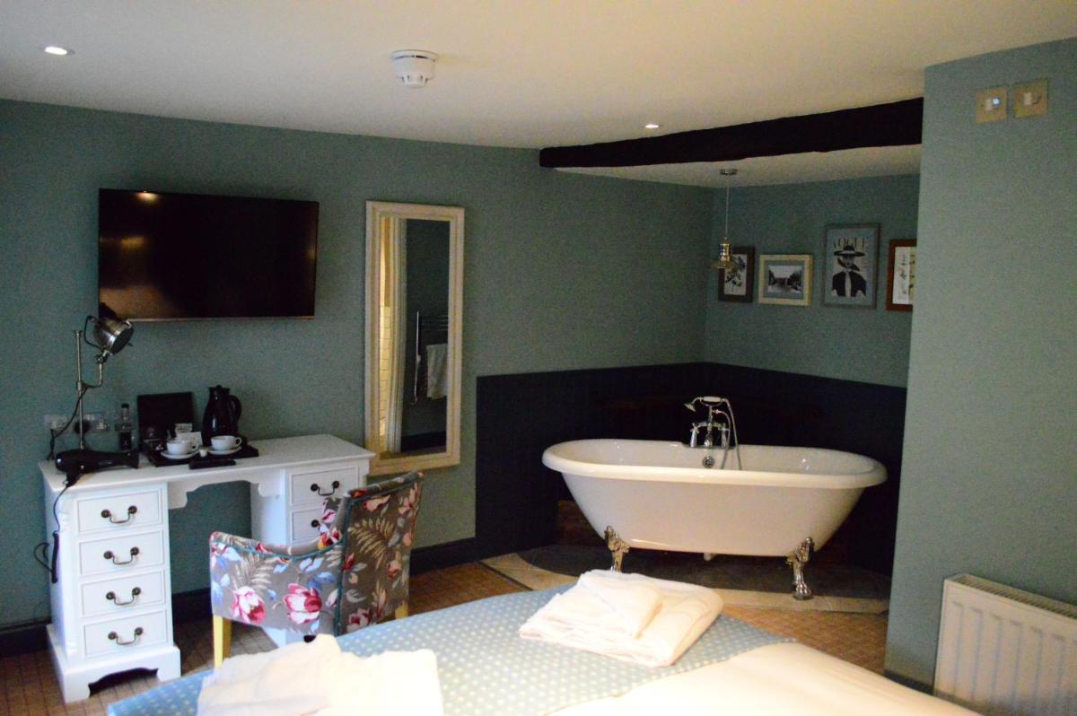 Superior Double Room with Bath photo 3