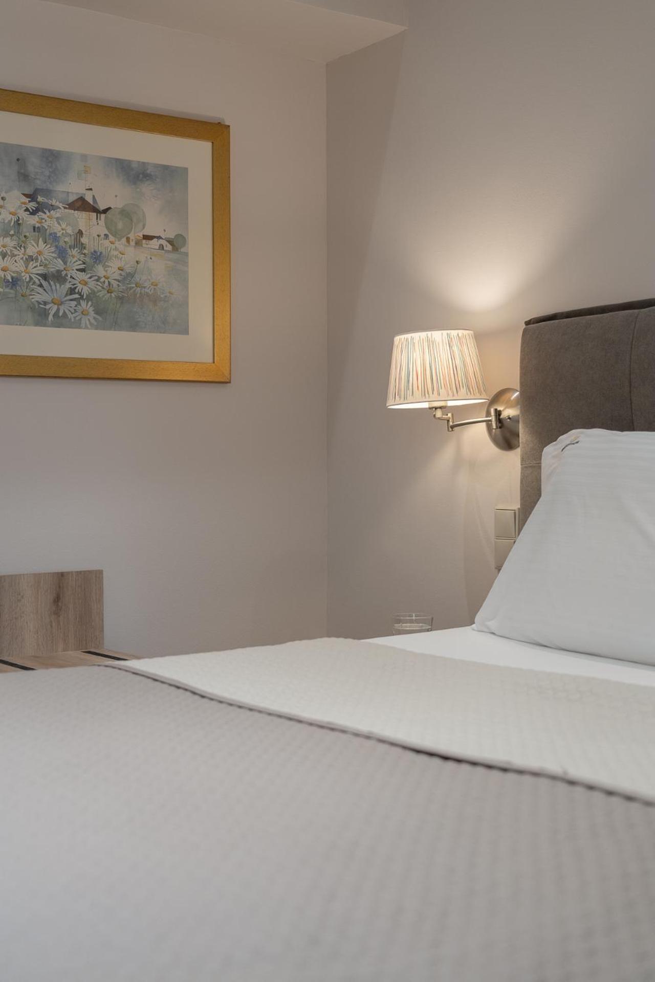 Double or Twin Room - Photo 14
