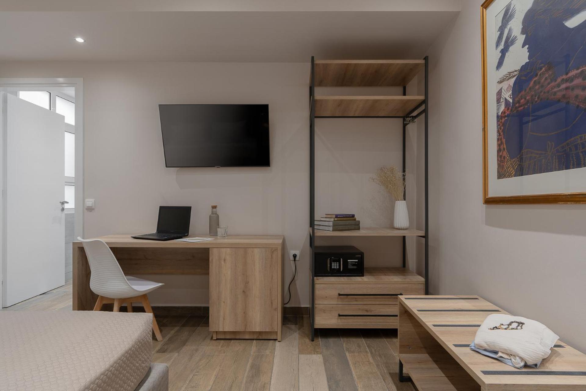 Double or Twin Room thumbnail 5