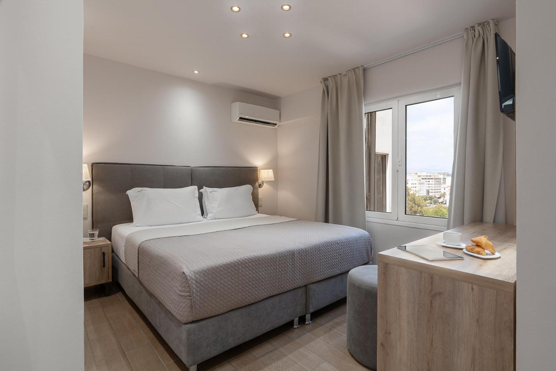 Double or Twin Room thumbnail 5