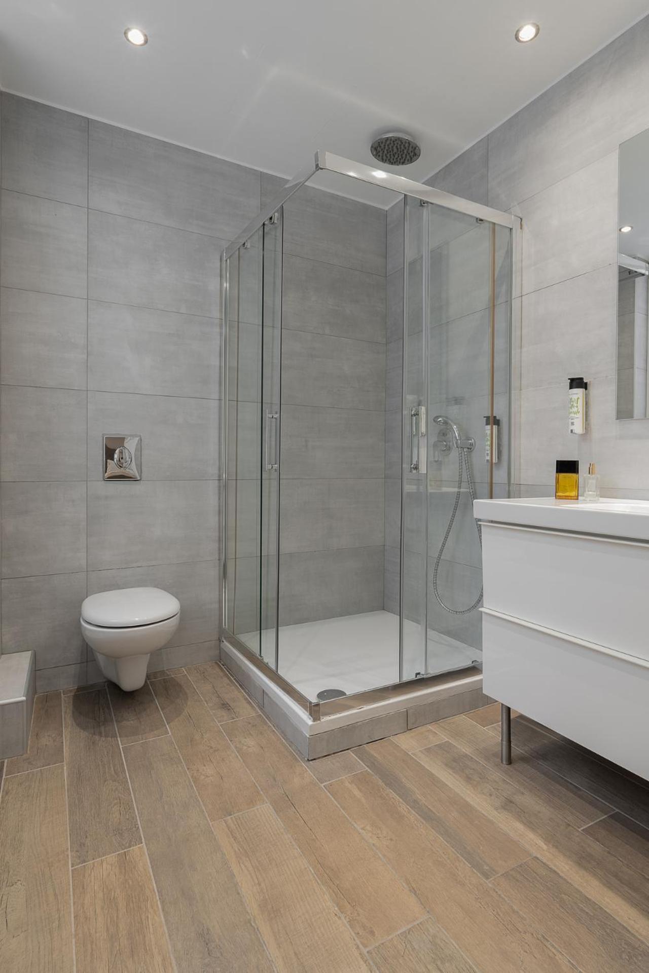 Double or Twin Room - Photo 8