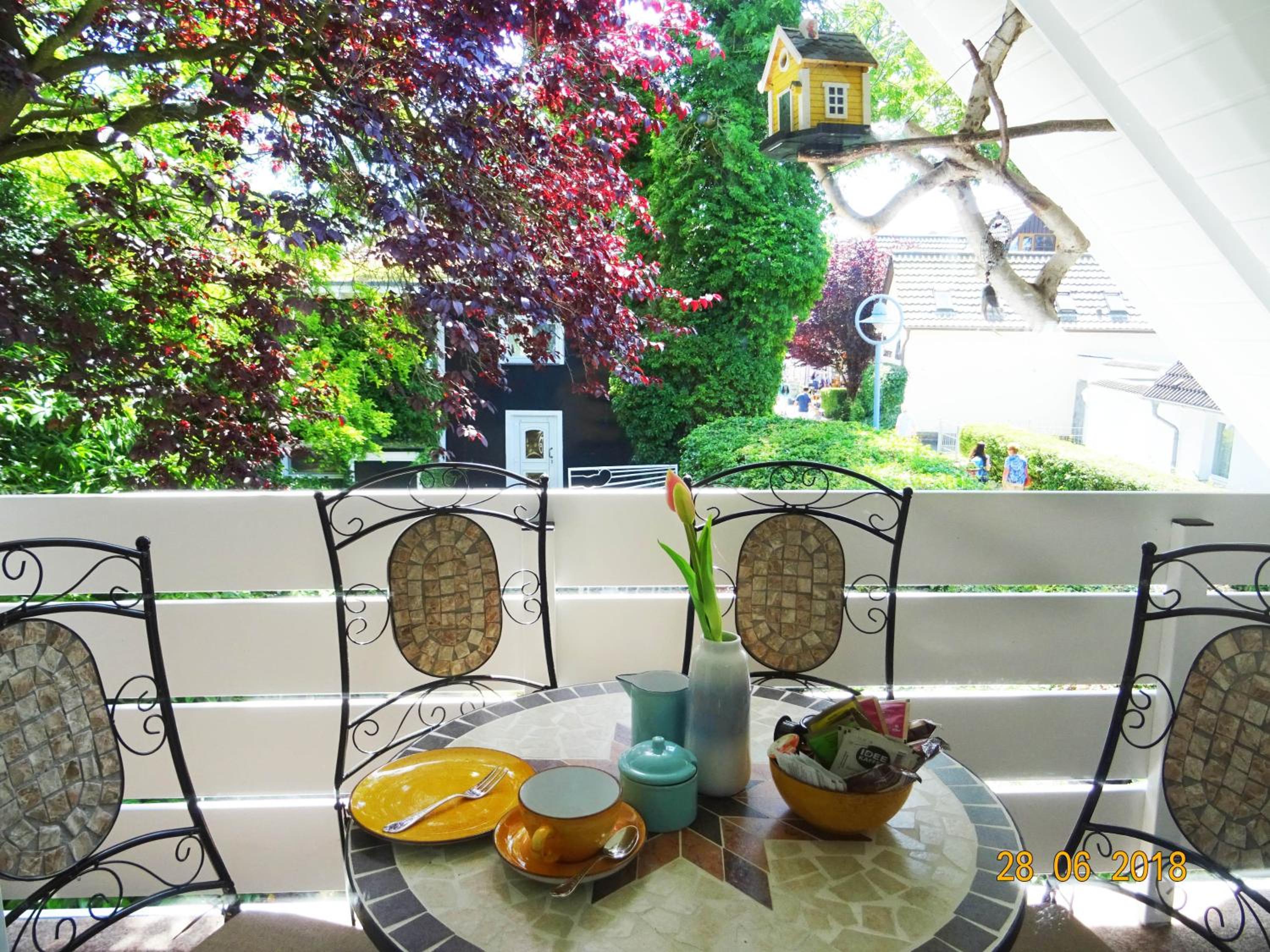Apartment with Balcony photo 3