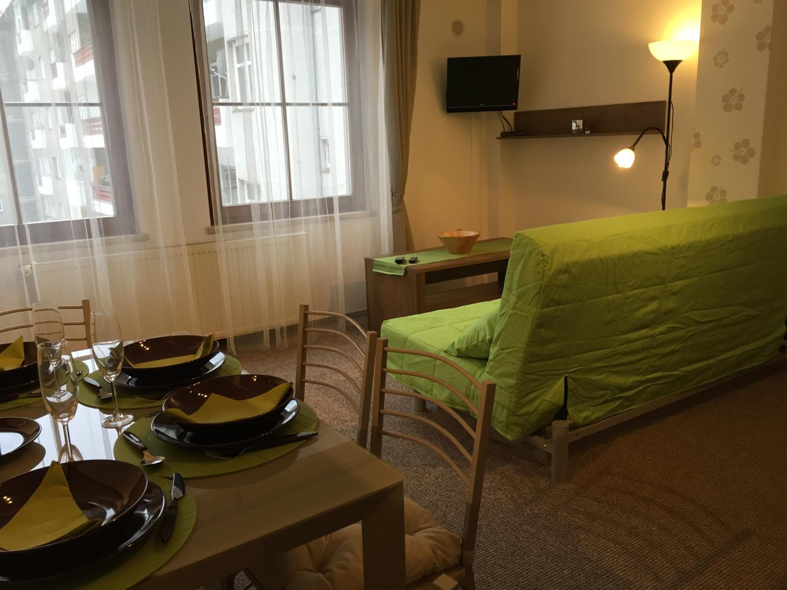 Apartment photo 2