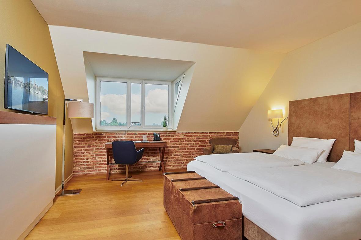 Superior King Room