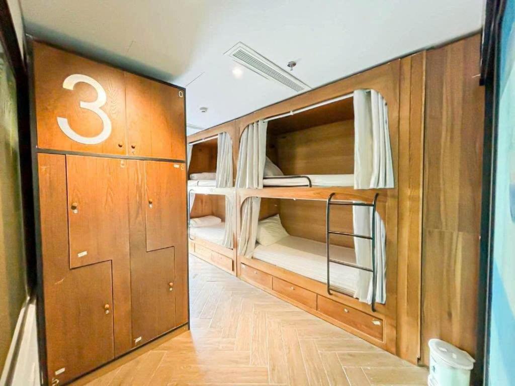 Mixed Dormitory Room