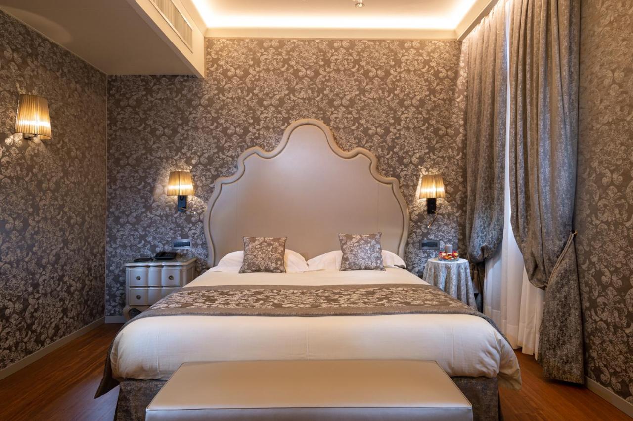 Delulxe Double Room with Shower