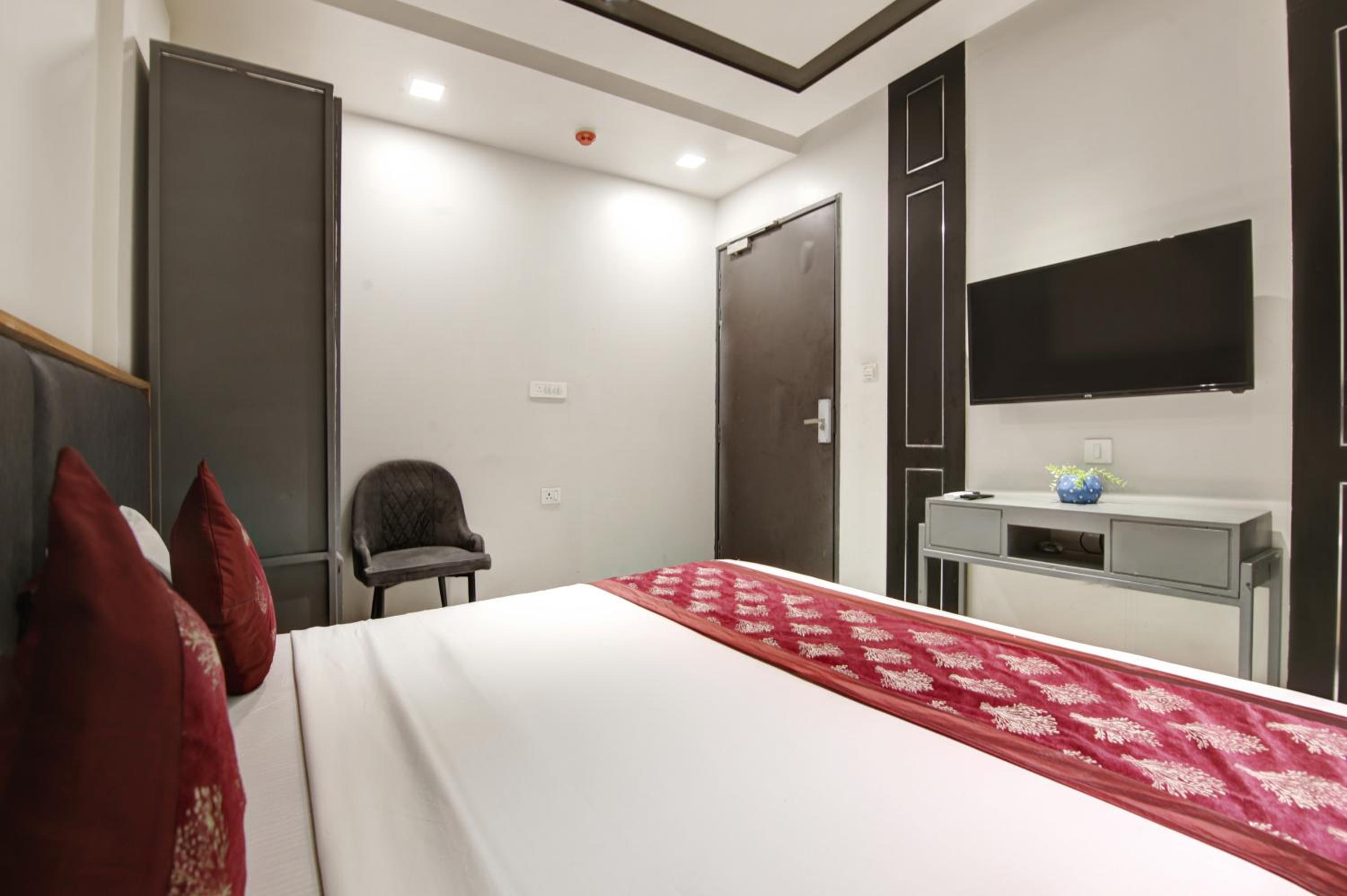Deluxe Double Room photo 3