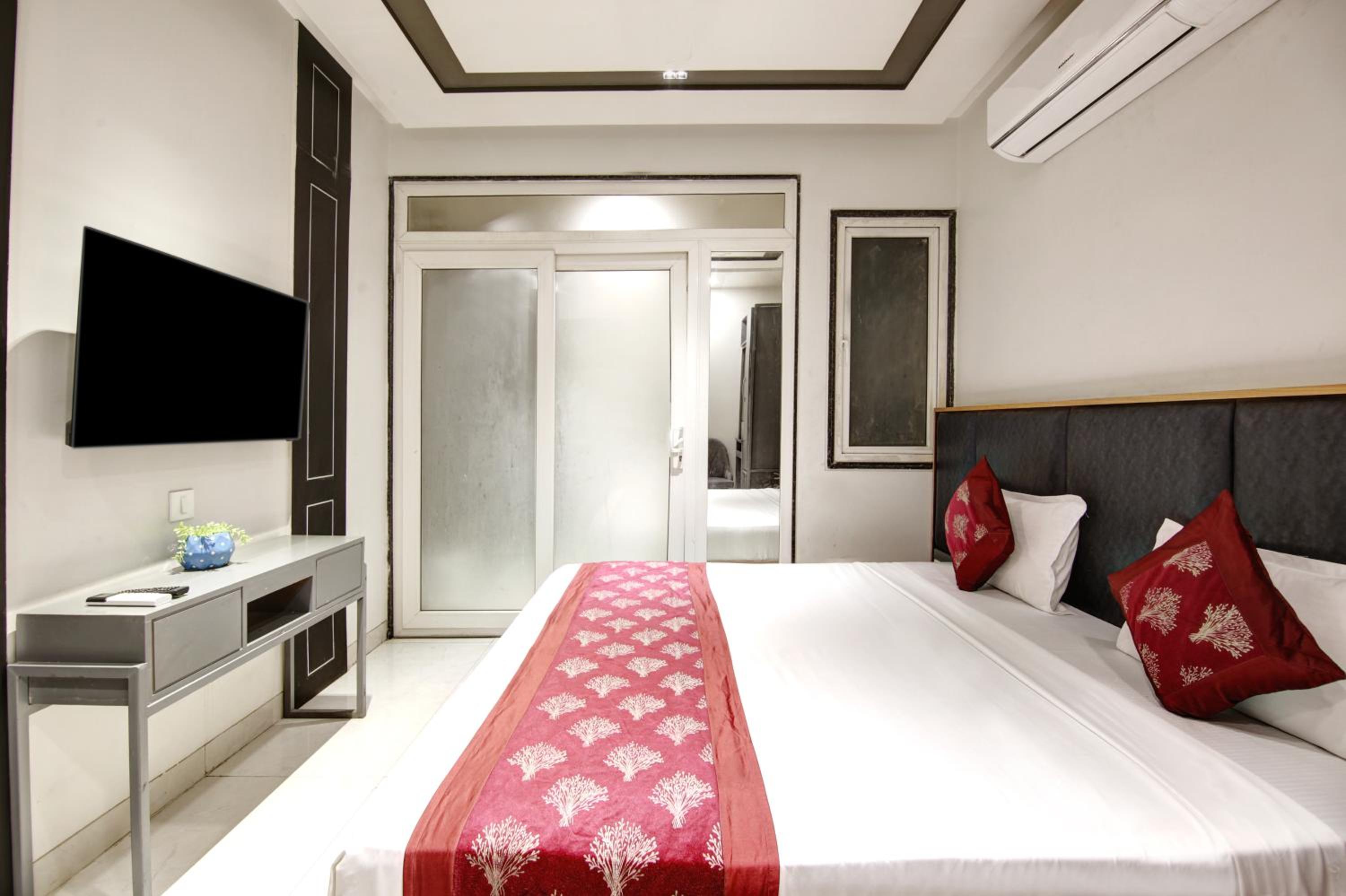 Deluxe Double Room photo 2
