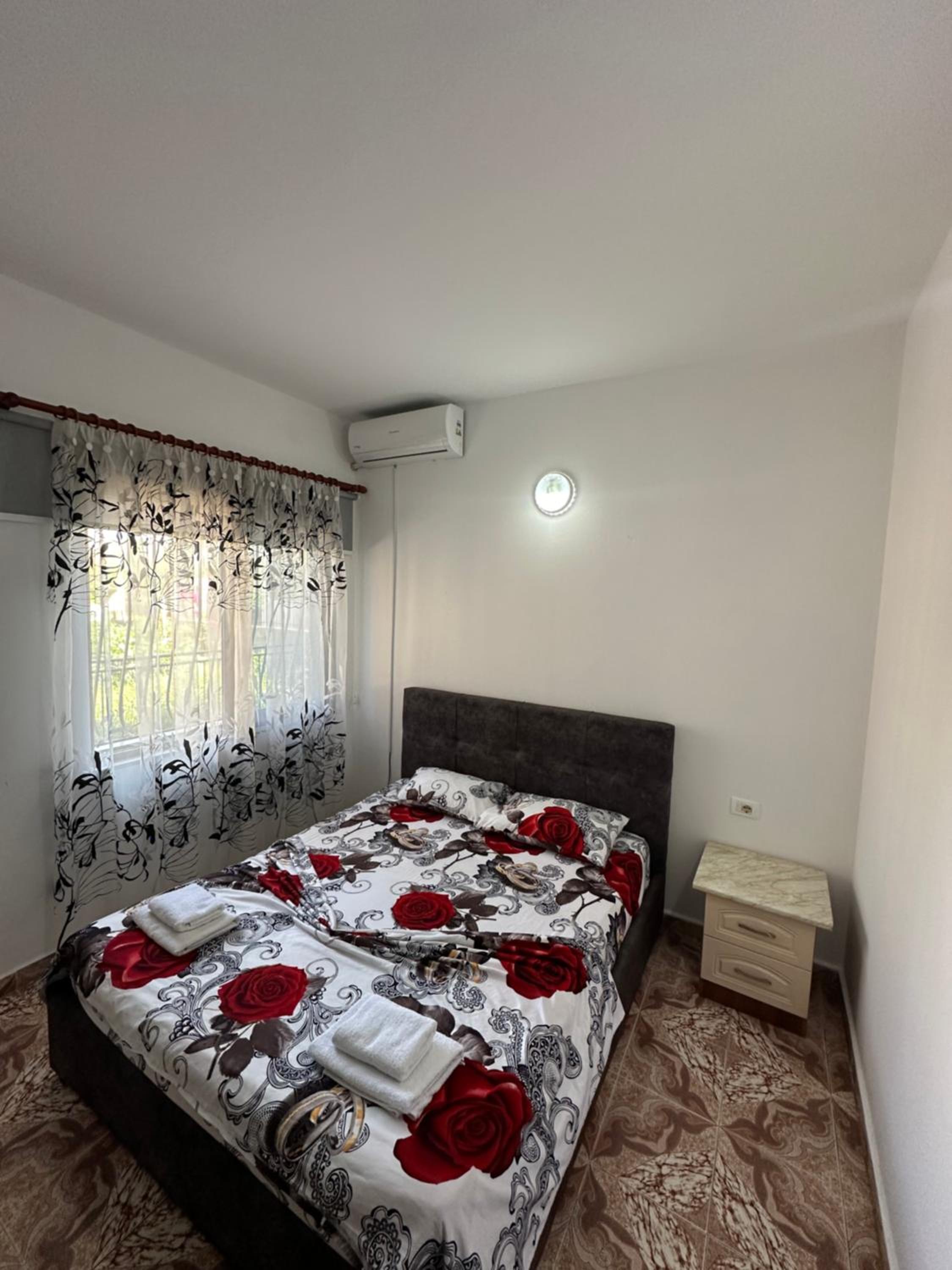Apartment With Garden View