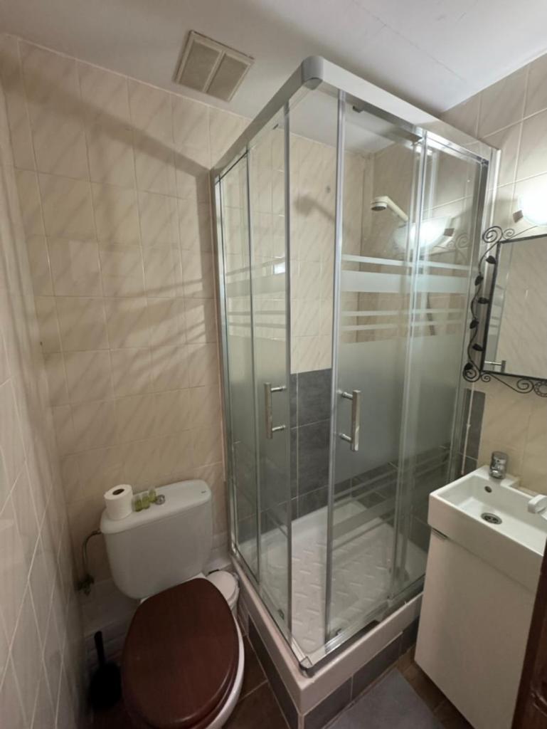 Triple Room With Private Bathroom photo 2
