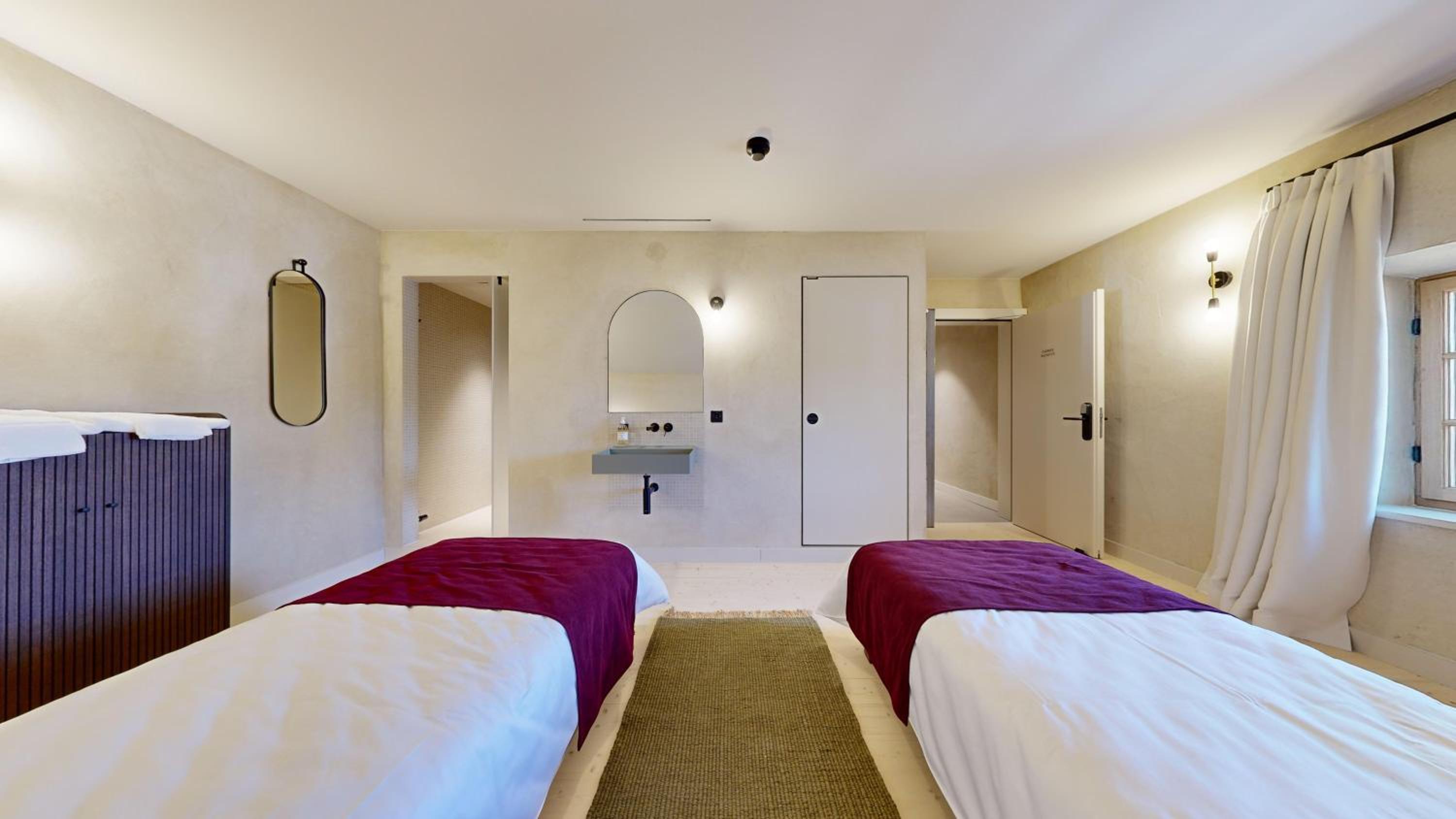 Double Room with Private Bathroom photo 2